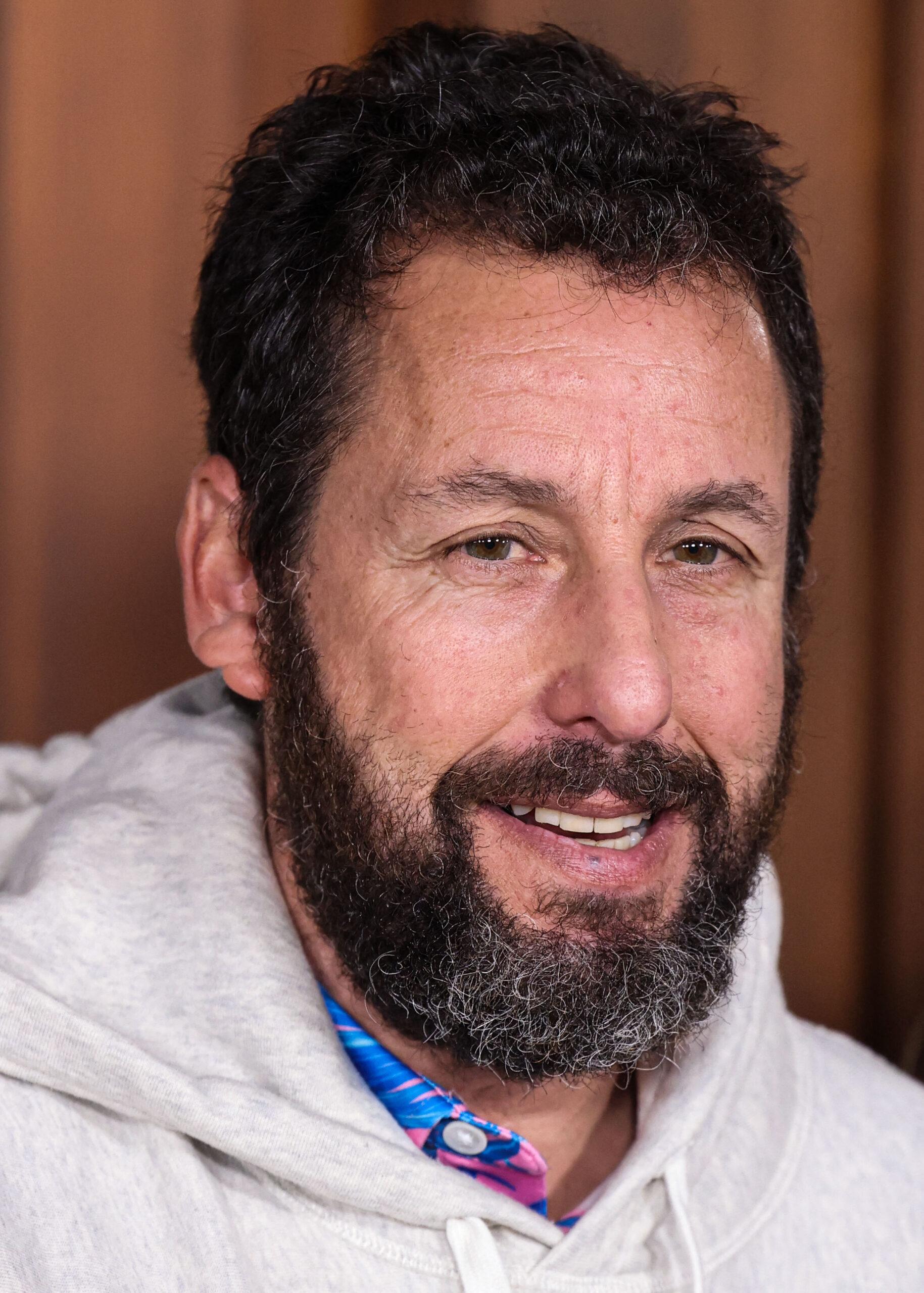 Adam Sandler na estreia de 'Murder Mystery 2' da Netflix em Los Angeles