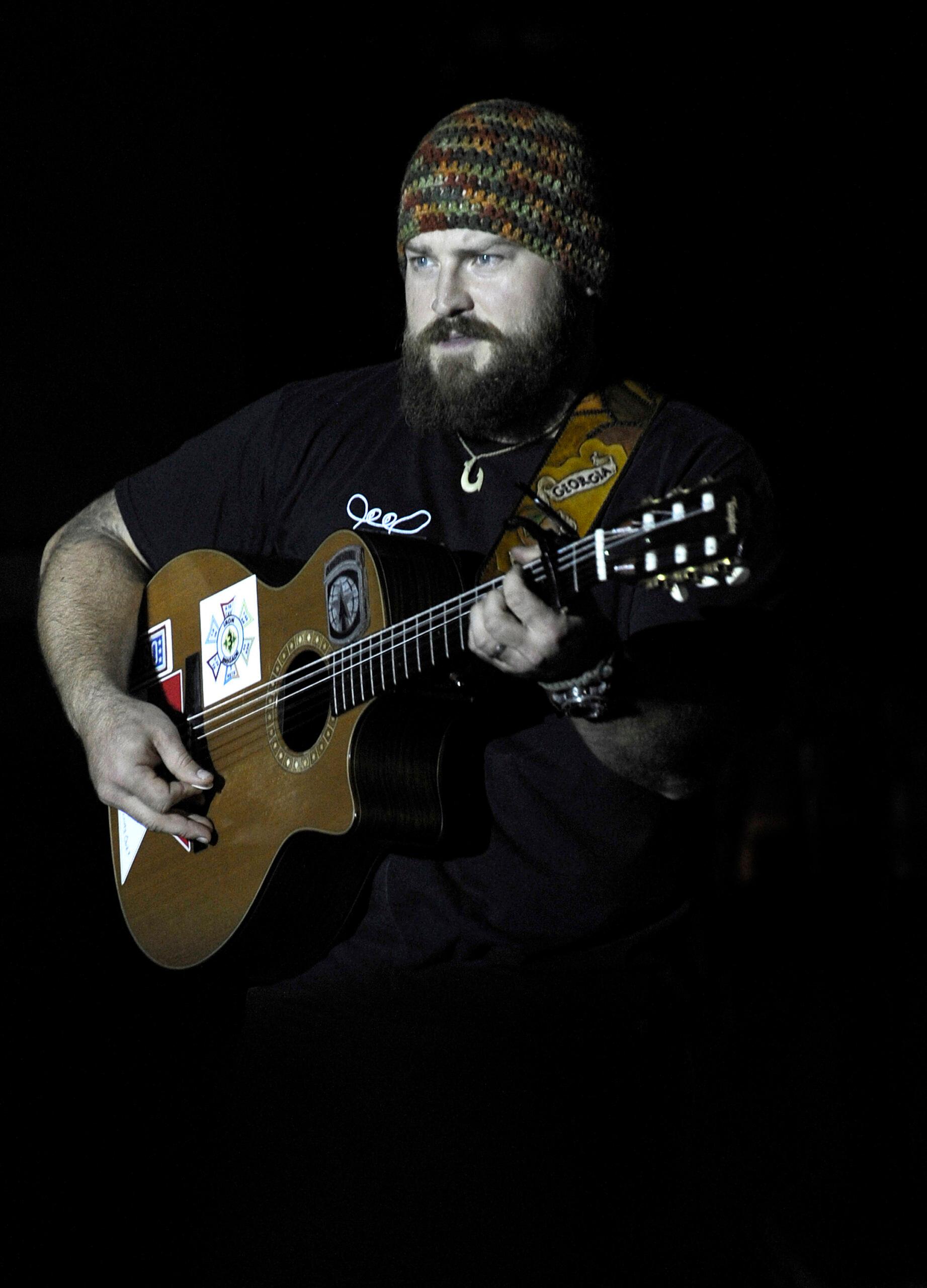 Zac Brown Band se apresenta no Coca-Cola NASCAR's Ford Championship Drive Concert em Miami Beach, Flórida