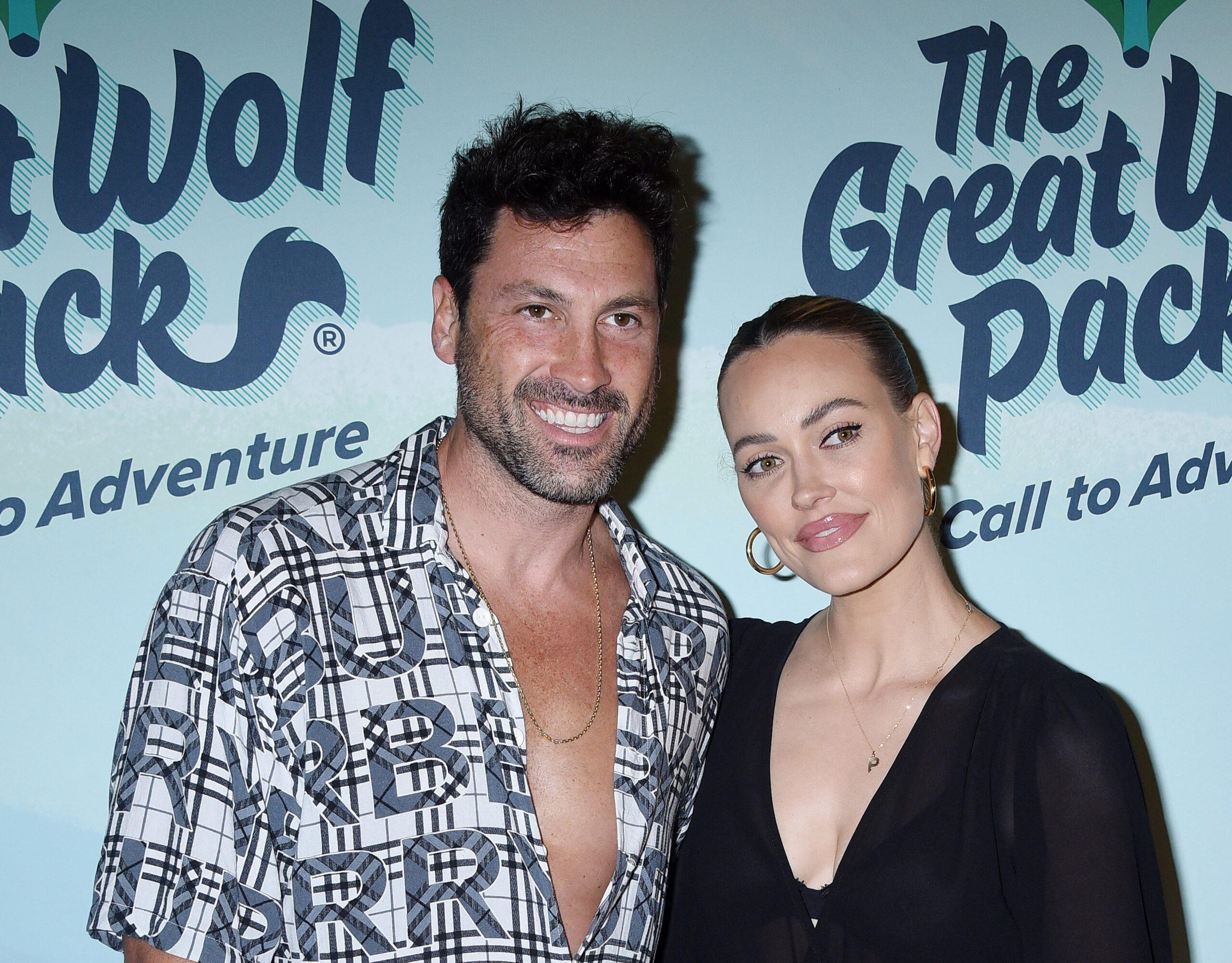 Peta Murgatroyd y Maks Chmerkovskiy en el estreno de The Great Wolf Pack: A Call To Adventure