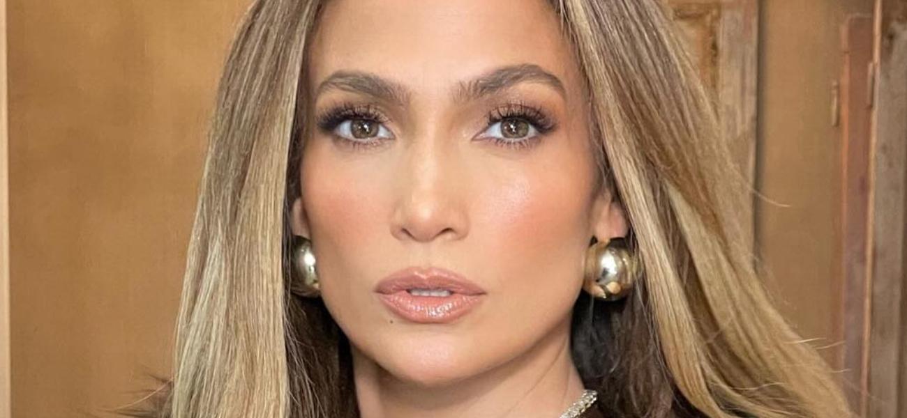 Jennifer Lopez close up