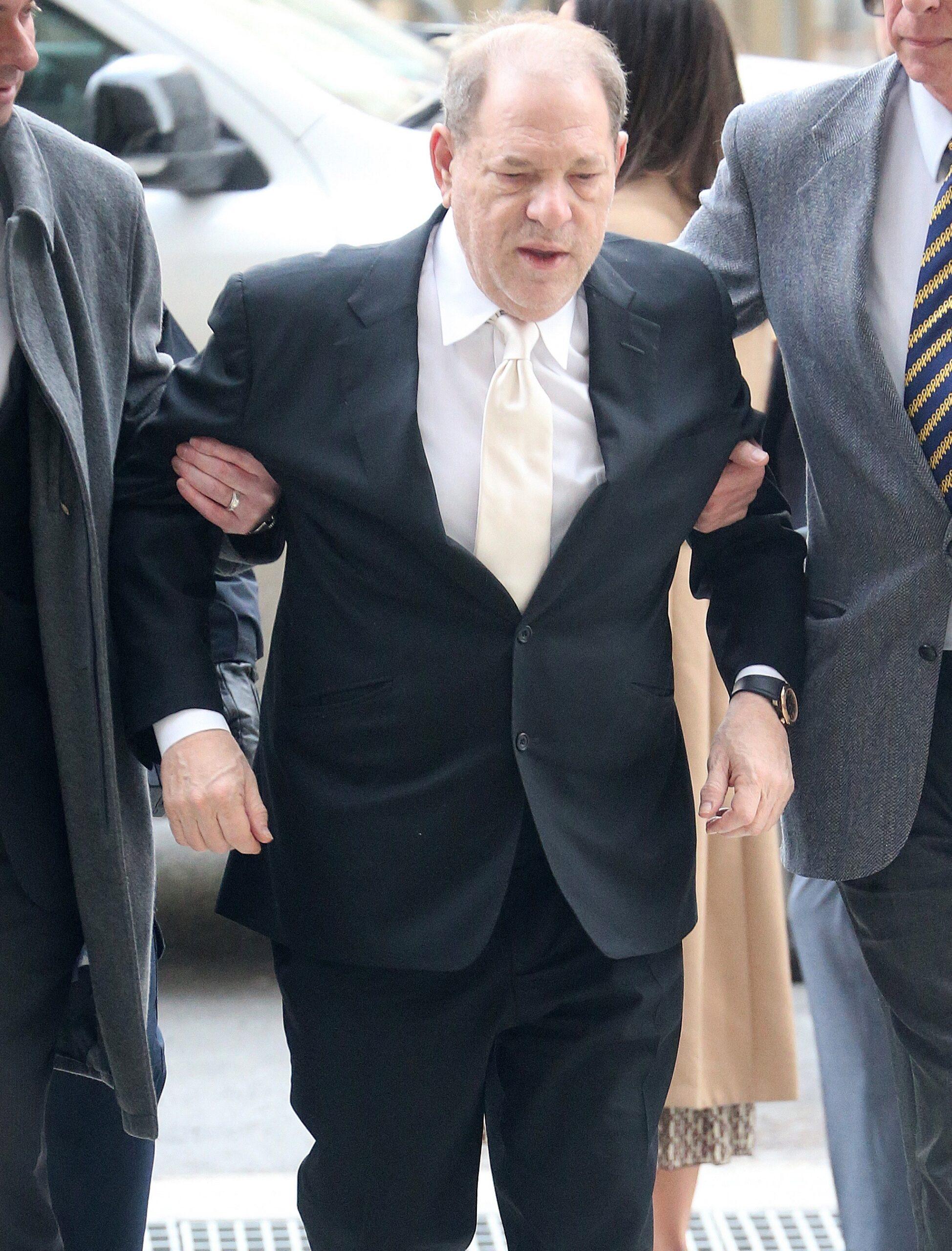 Harvey Weinstein chega ao tribunal