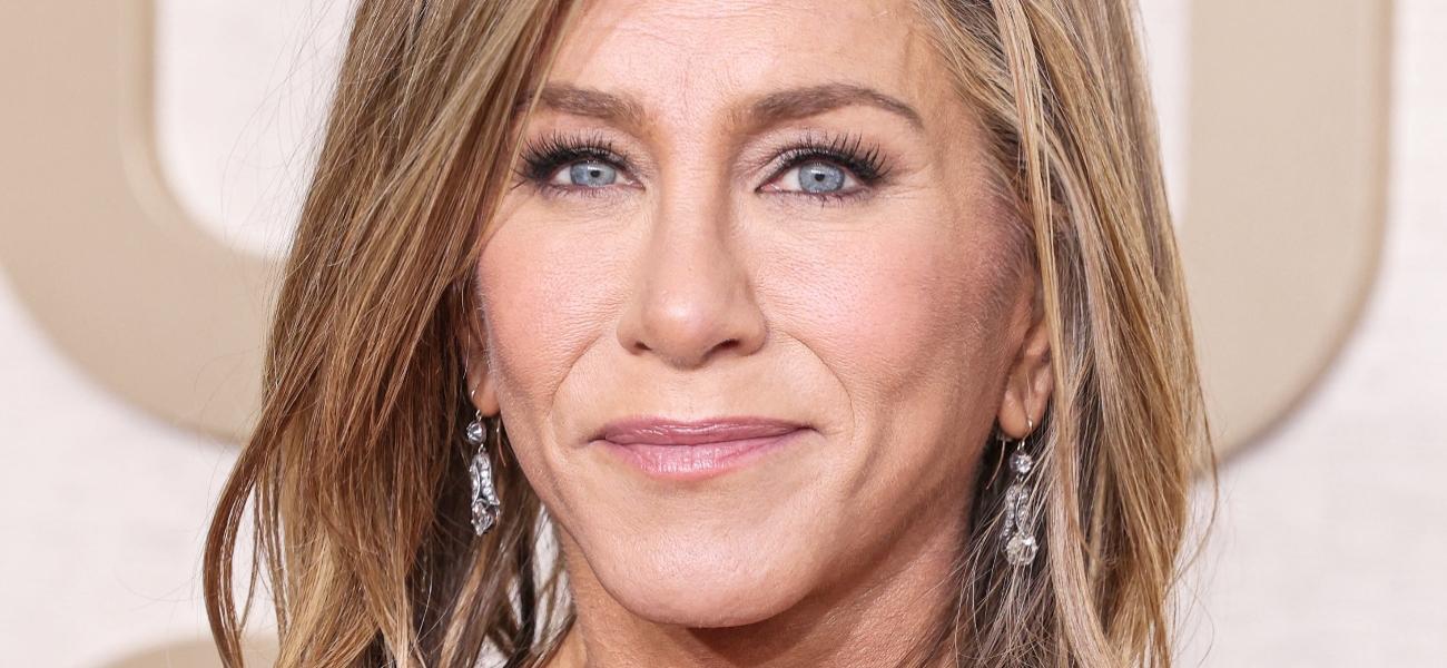 Jennifer Aniston close up