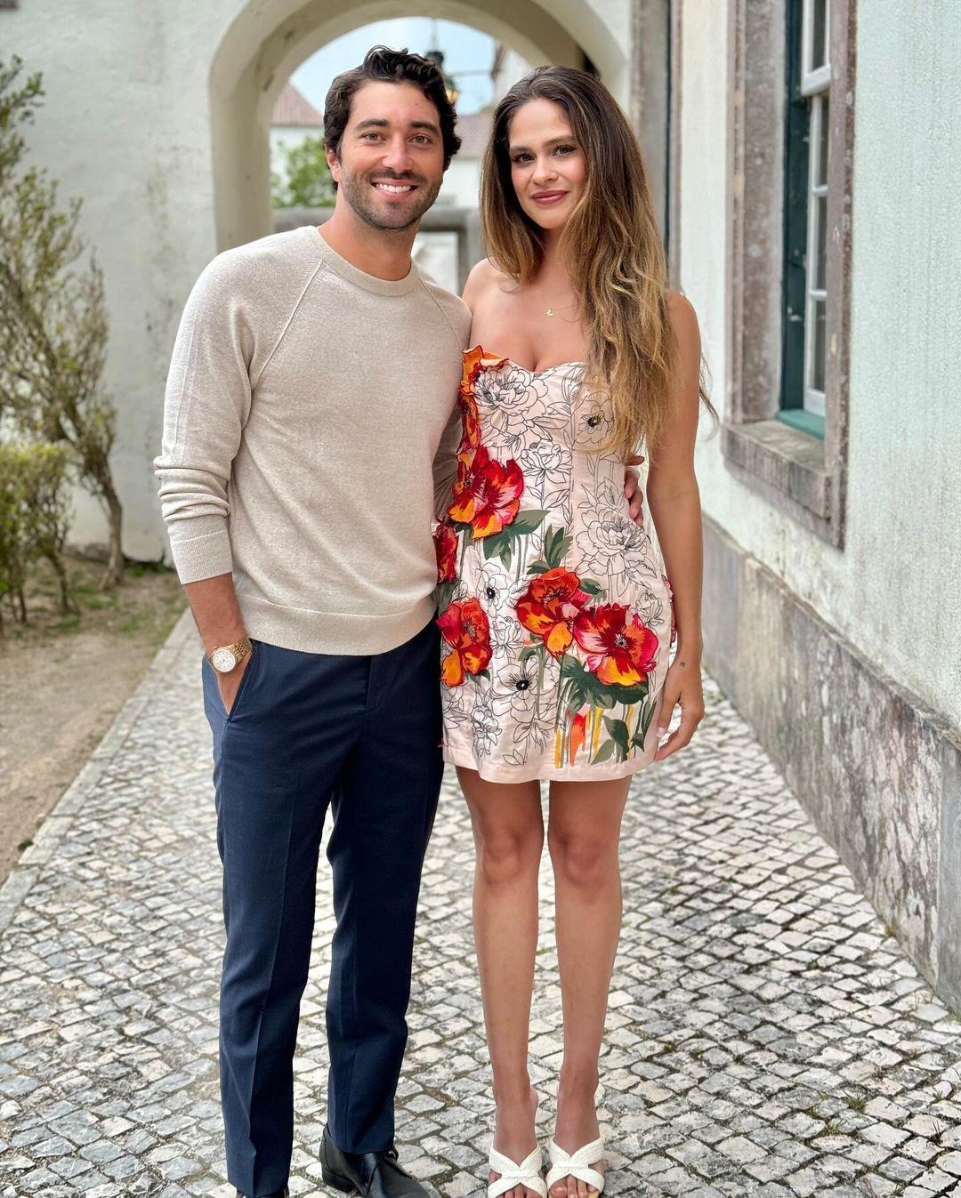 Joey Gradiazei e Kelsey Anderson sorrindo