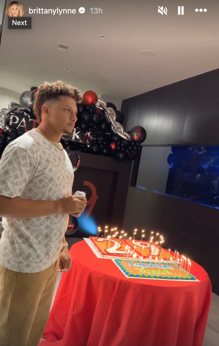 Patrick Mahomes em sua festa de 29 anos