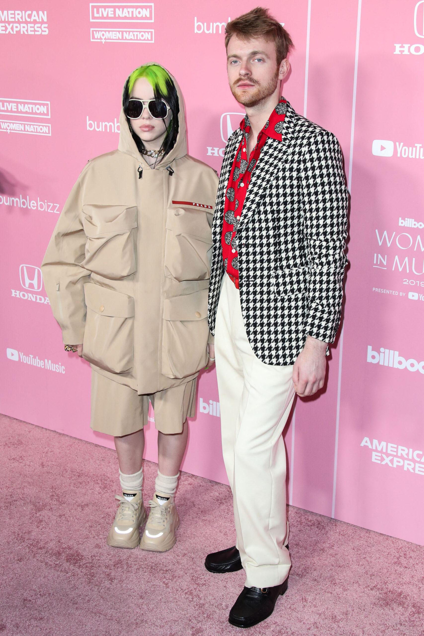 Billie Eilish com seu irmão Finneas na Billboard Women In Music de 2019