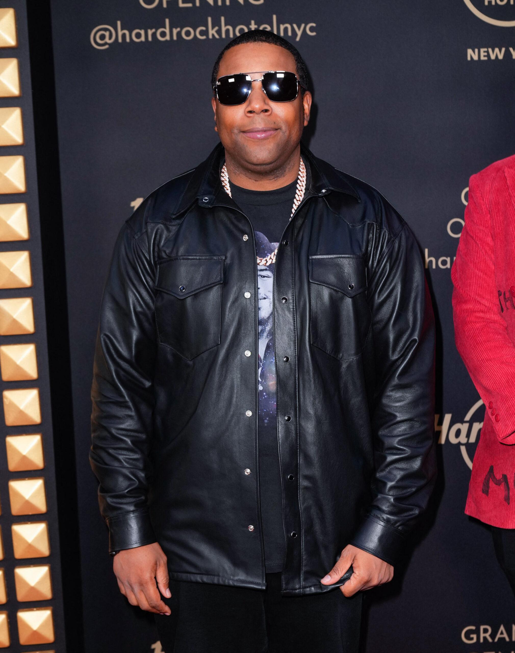 Kenan Thompson na inauguração do Hard Rock Hotel Times Square