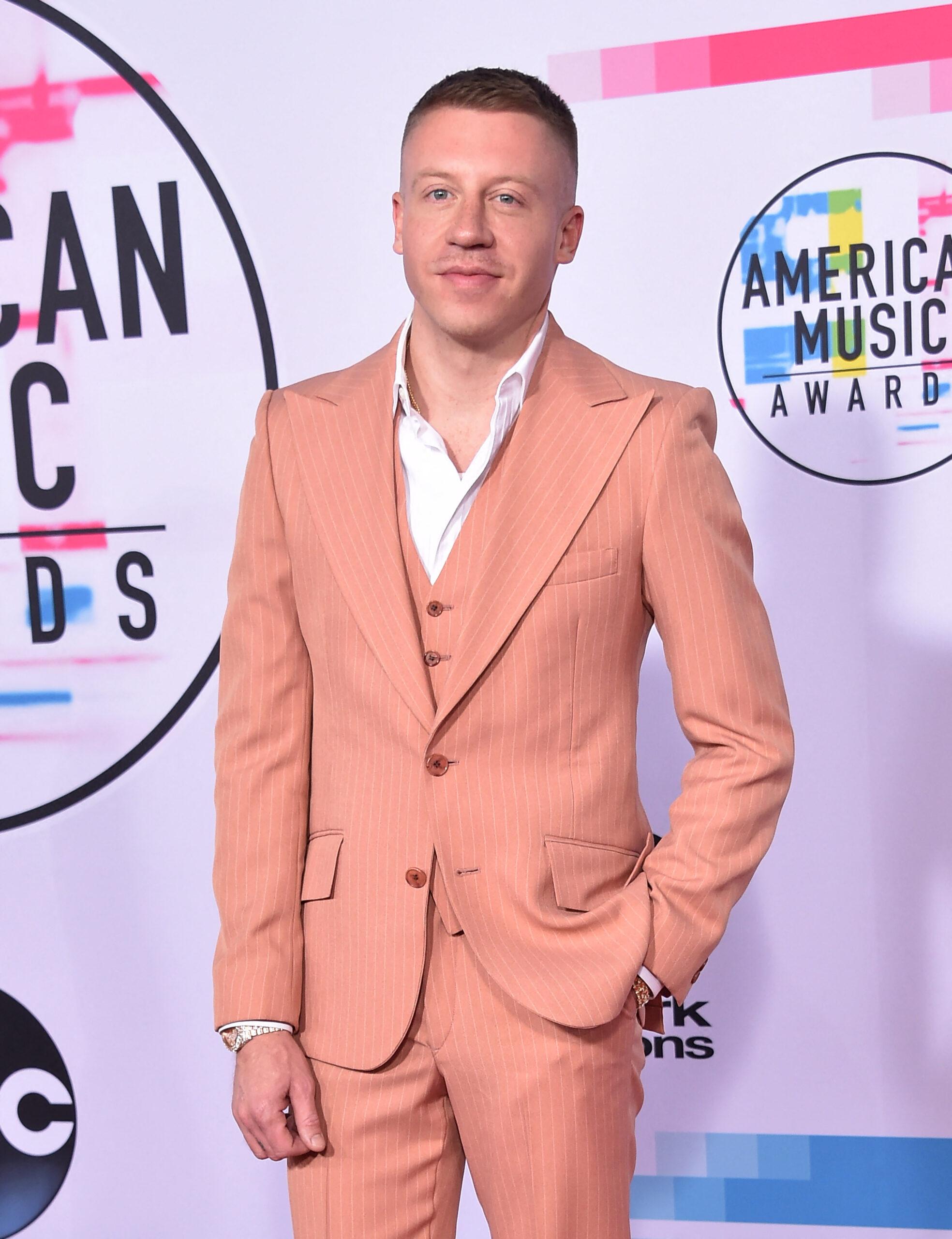 Macklemore di Penghargaan Musik Amerika 2017