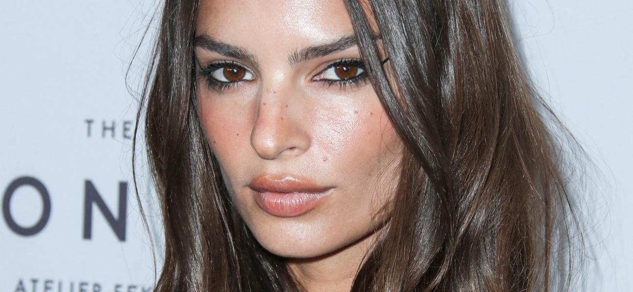 Emily Ratajkowski close up