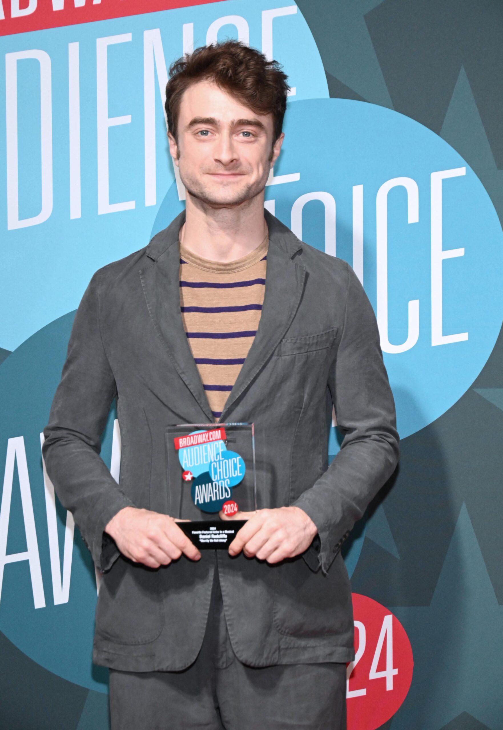 Daniel Radcliffe di Penghargaan Pemirsa Broadway.com Tahunan ke-24