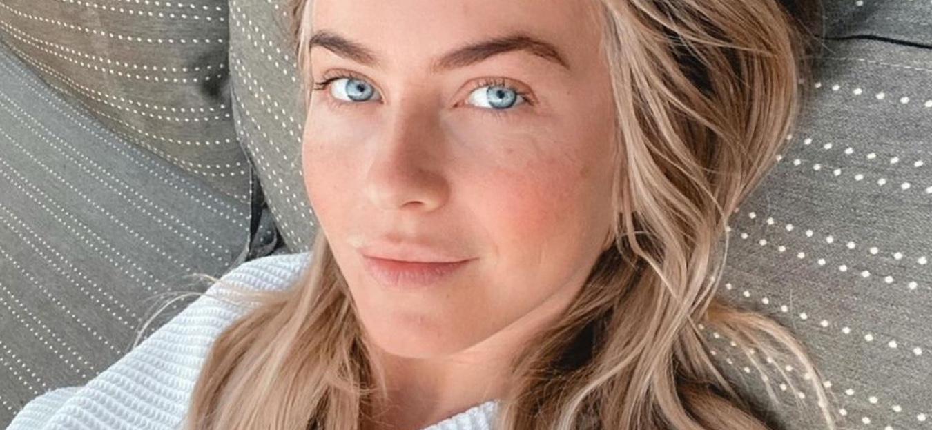 Julianne Hough takes a selfie without makeup.