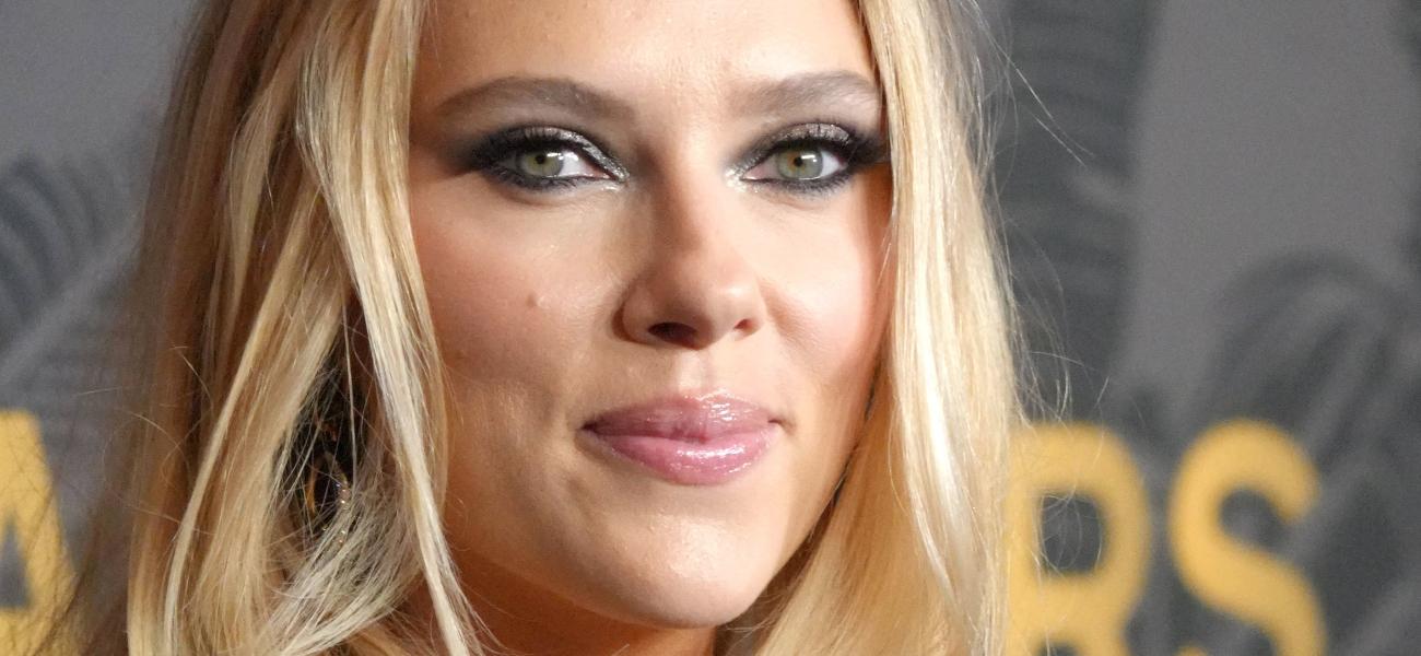 Scarlett Johansson close up