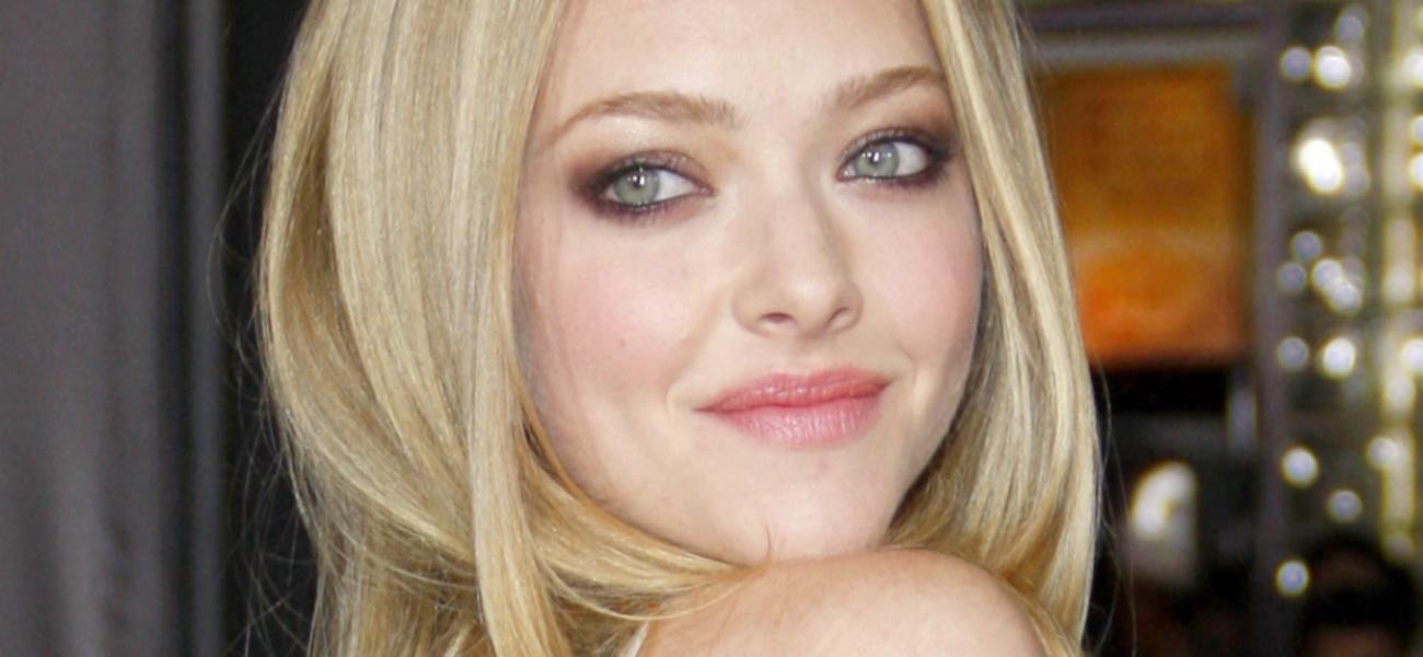 Amanda Seyfriend close up