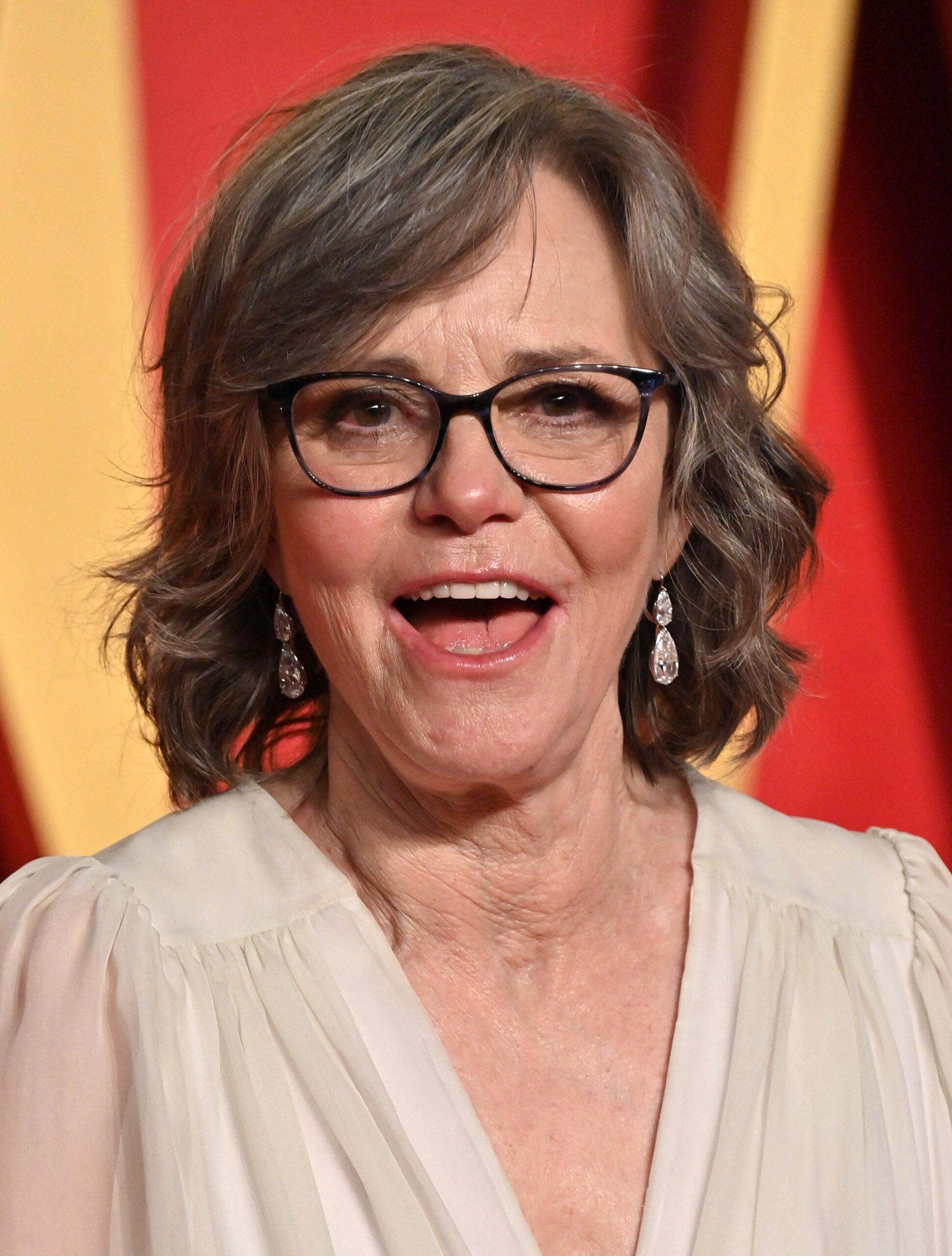 Sally Field na festa do Oscar da Vanity Fair 2024