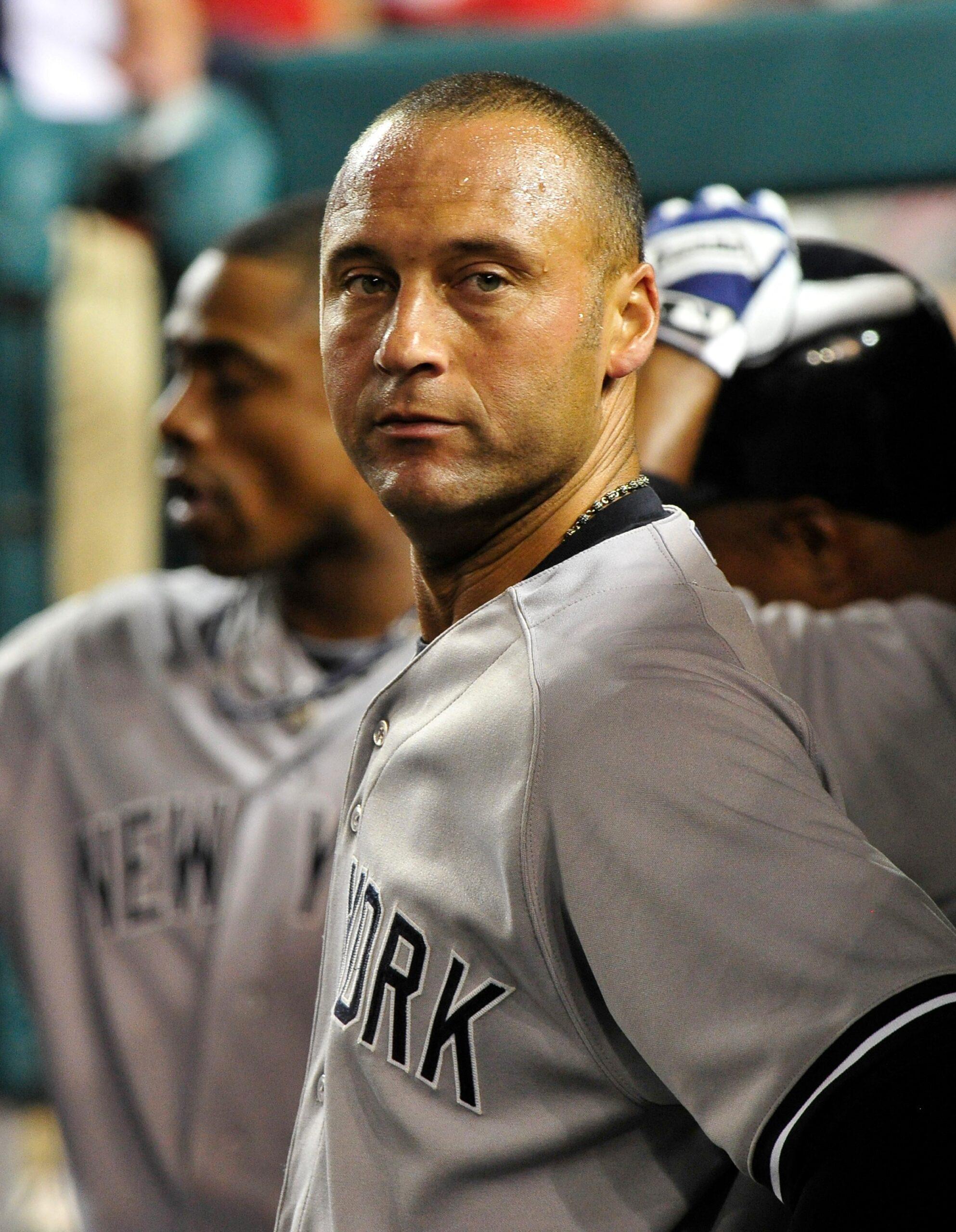 Derek Jeter vestindo seu uniforme dos Yankees