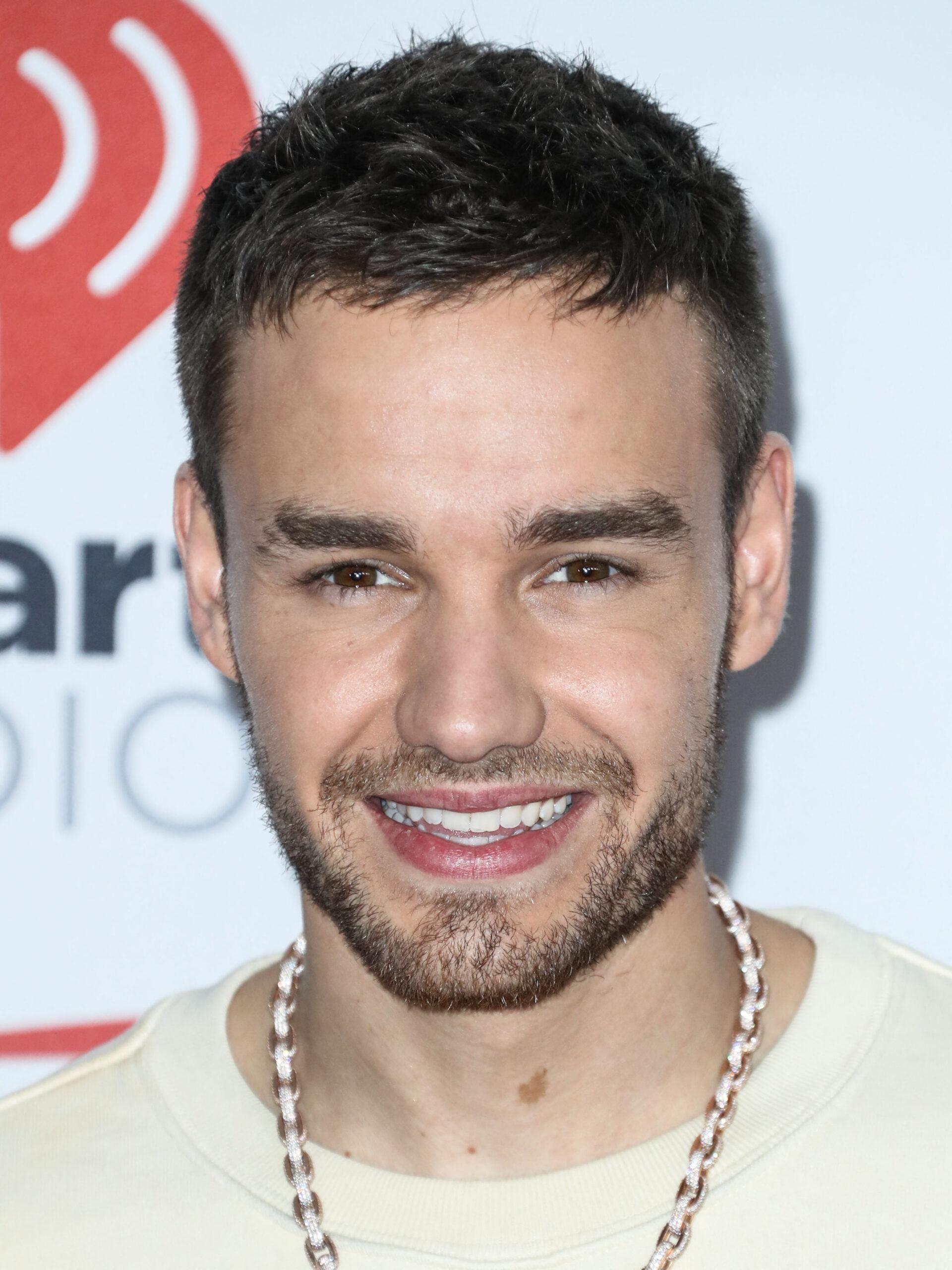 Liam Payne uśmiecha się