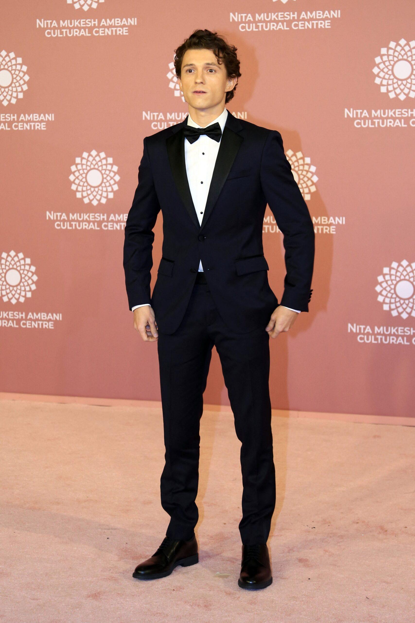 O ator Tom Holland participa do NMACC Gala em Mumbai, Índia