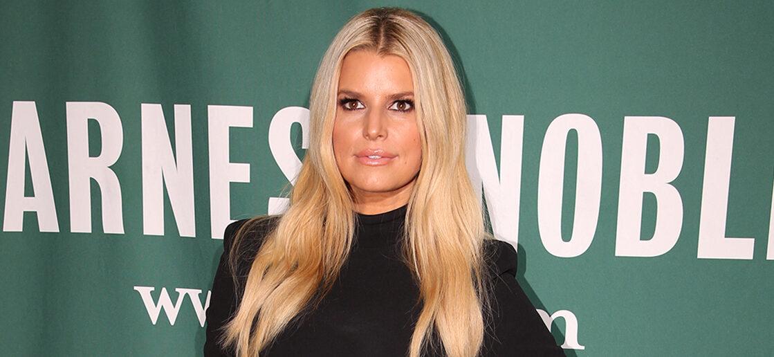 Jessica Simpson makes appearance at Barnes and Noble for her book