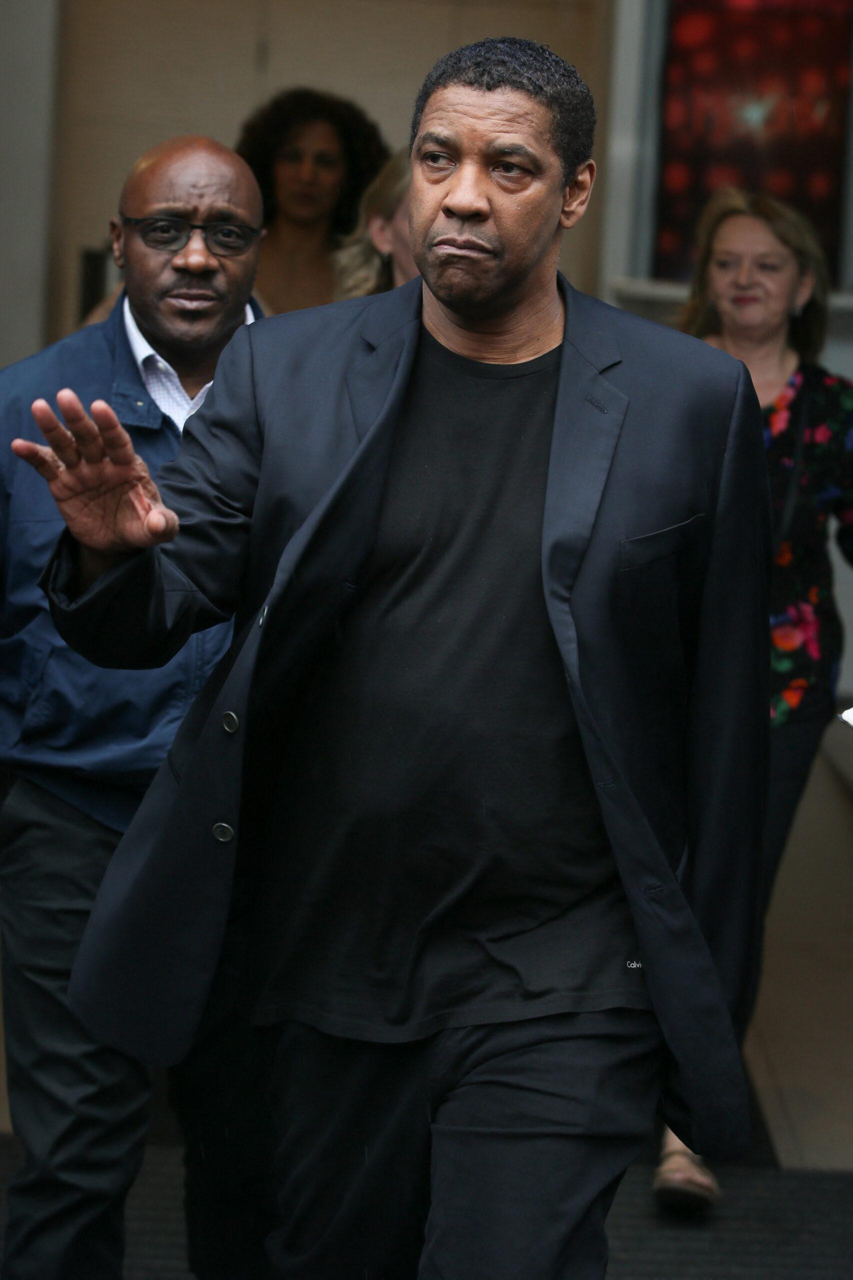 Denzel Washington promovendo seu novo filme 'The Equalizer 2' no Global Radio Studios - Londres