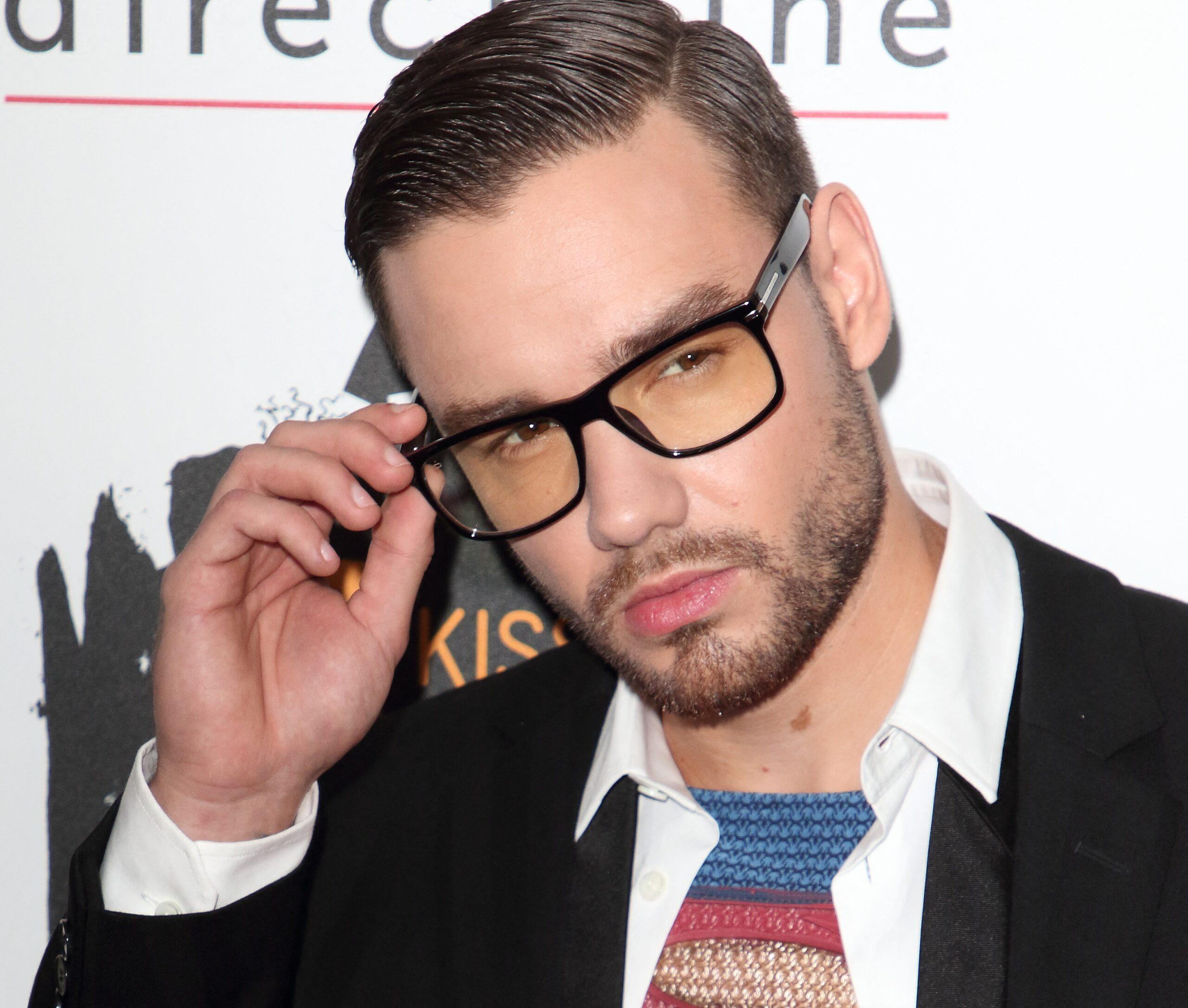 ///liam payne okulary z łuską