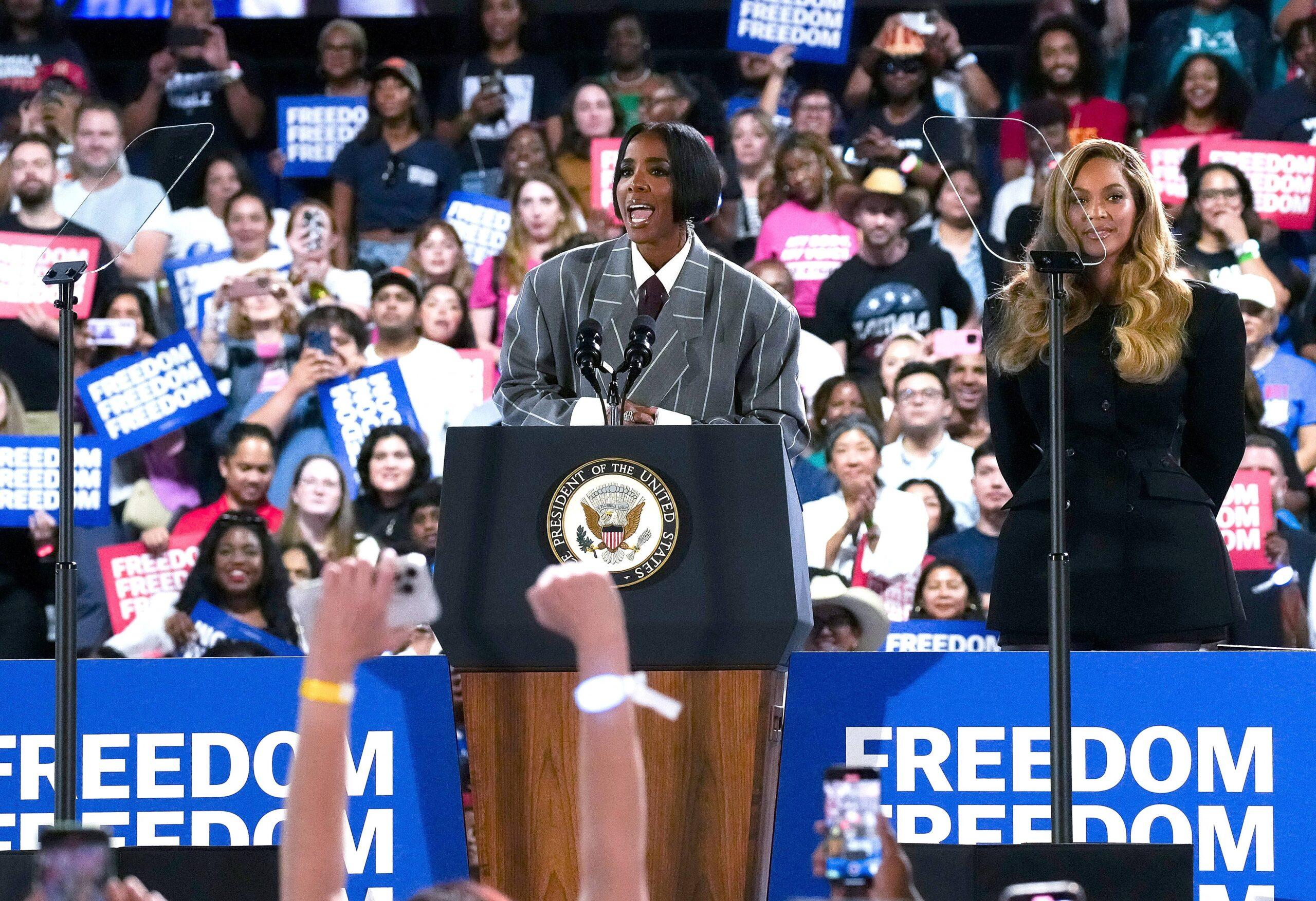 Kelly Rowland di rapat umum Kamala Harris