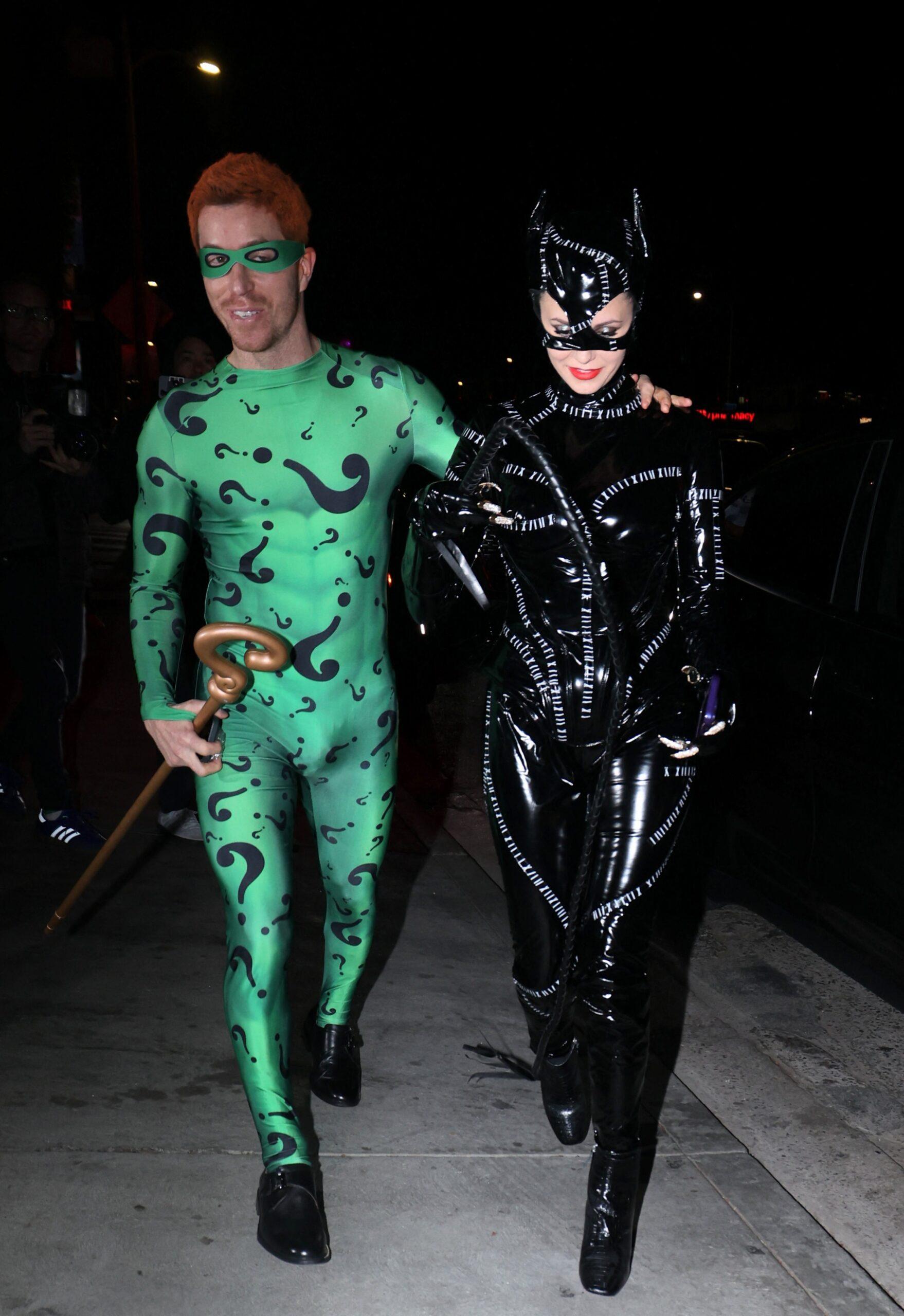 Os recém-noivos Nina Dobrev e Sean White foram vistos participando da festa de Halloween no Chateau Marmont