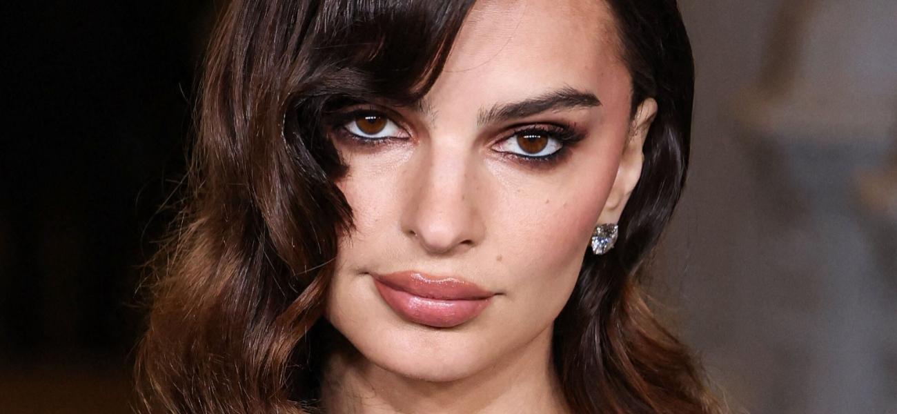 Emily Ratajkowski close up