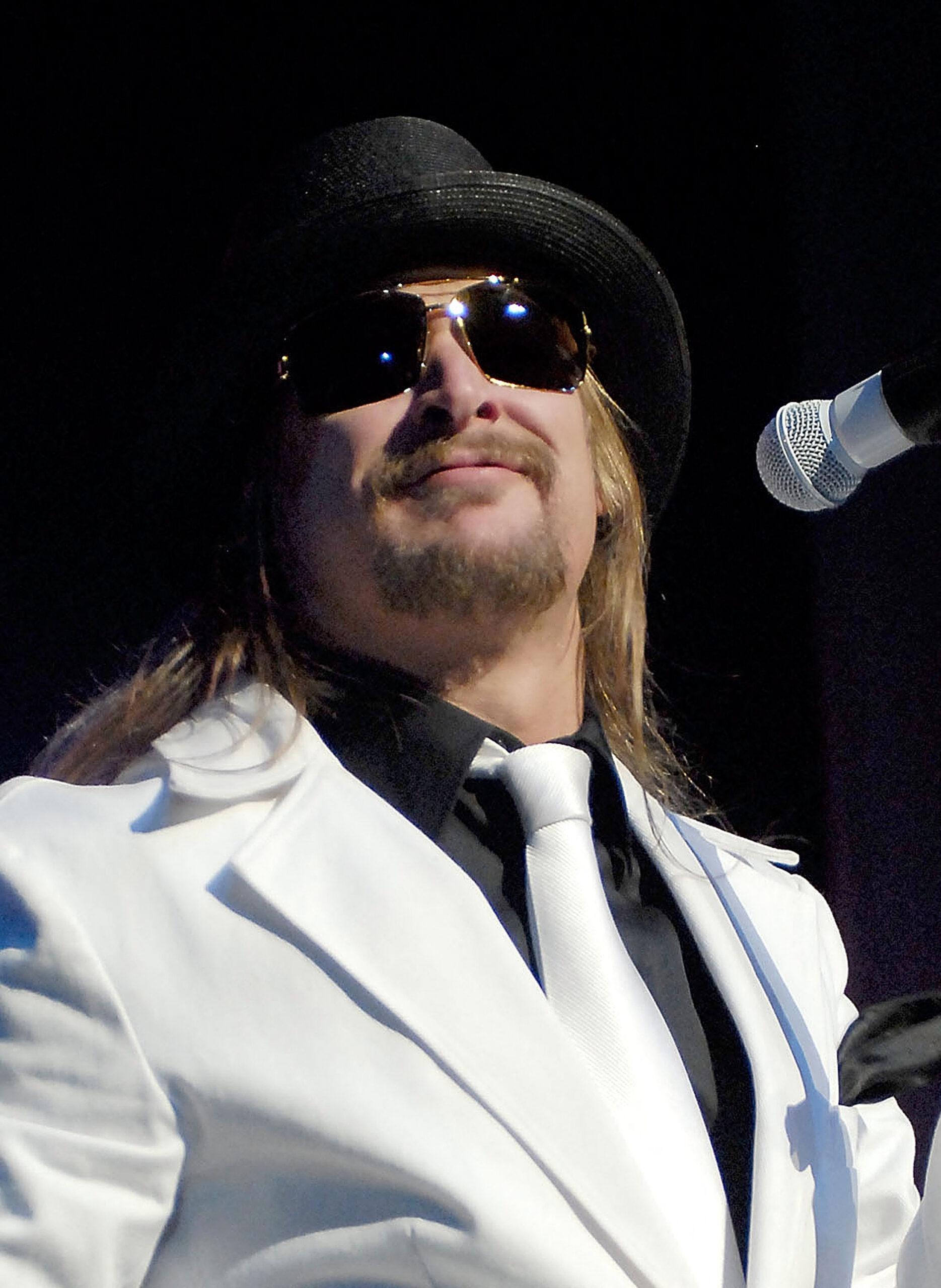 Kid Rock live live on a concert on the beach Fillmore Miami The Rock N Roll Jesus Tour