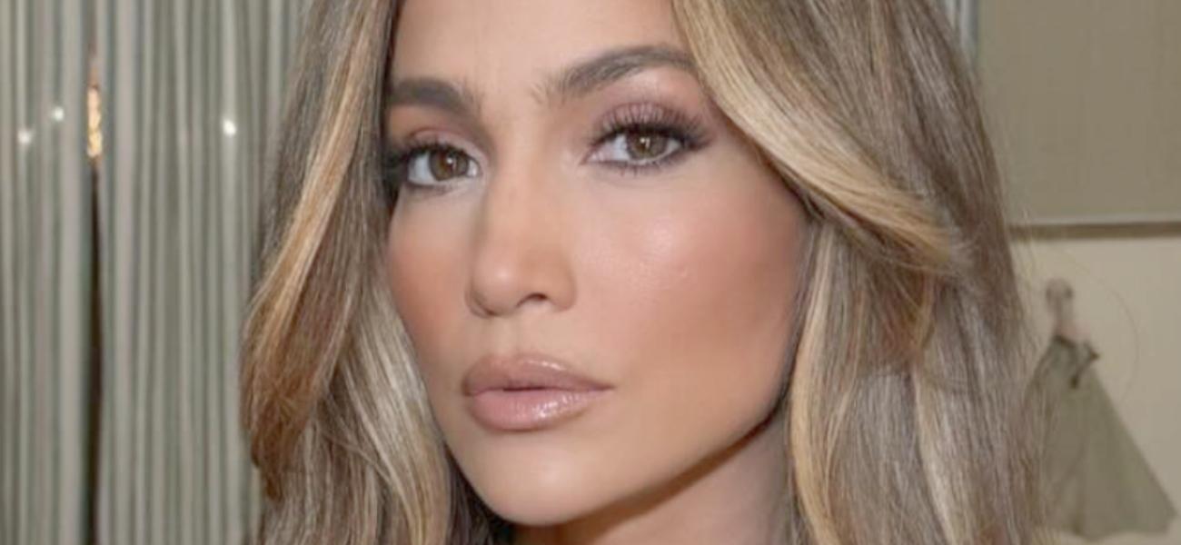 Jennifer Lopez close up