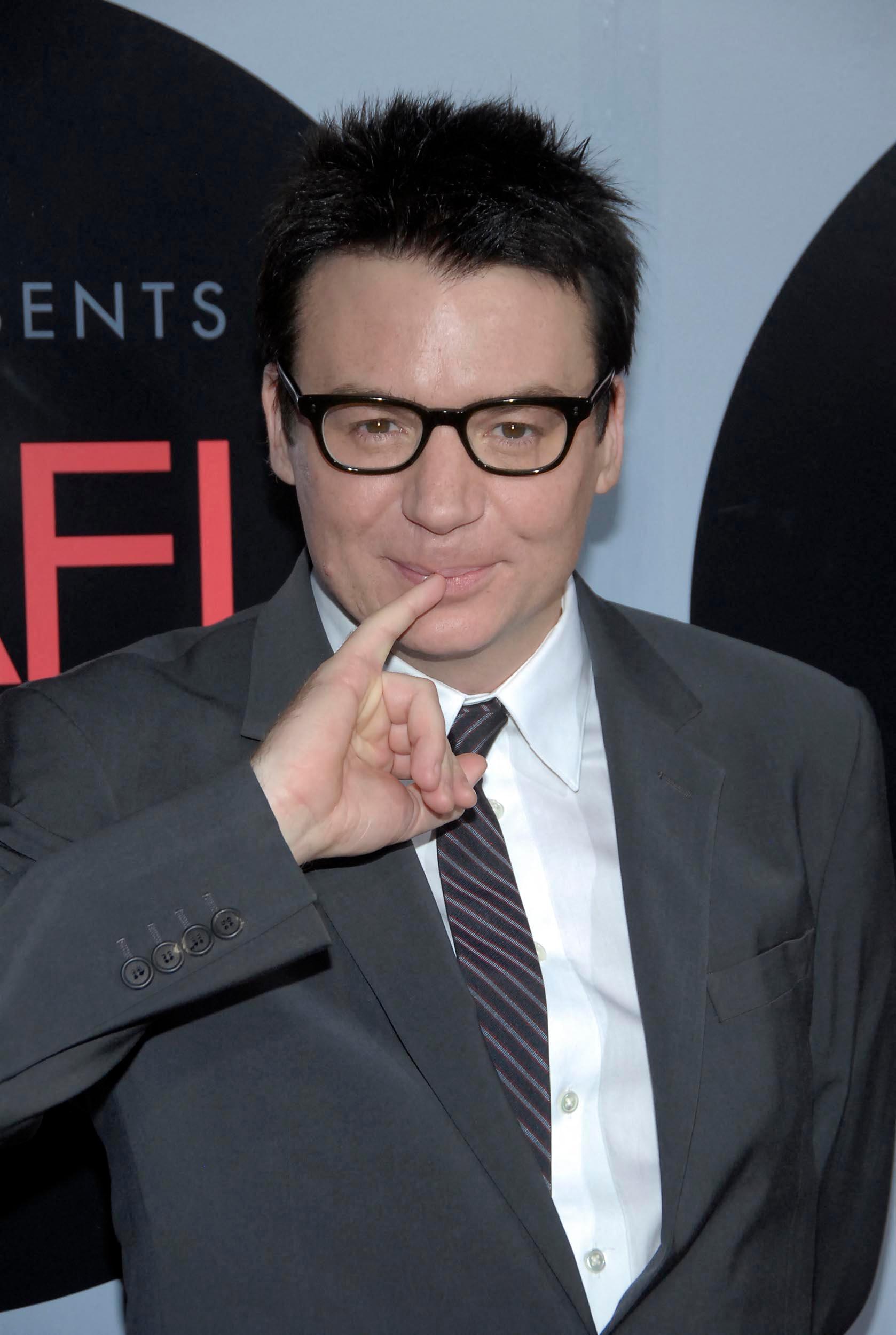 Mike Myers does Dr. Evil pose