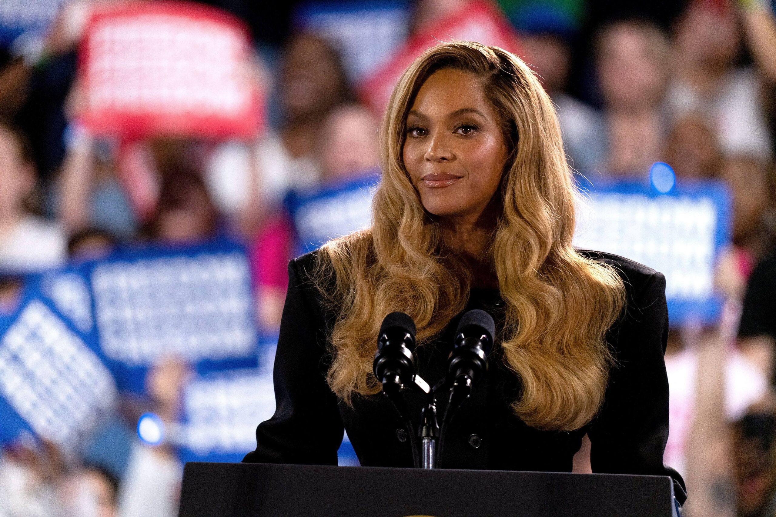 Beyonce at Harris-Walz campaigns - Houston, TX