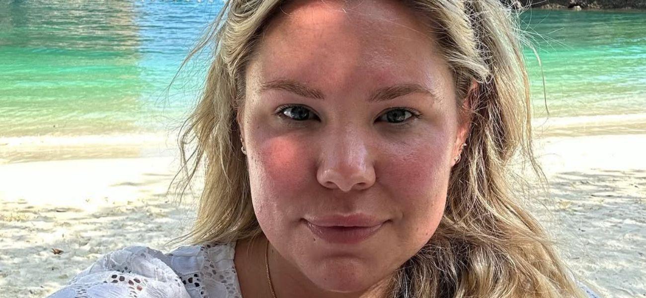 Kailyn Lowry takes selfie