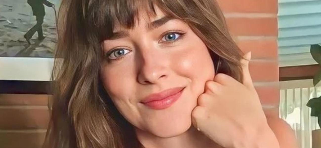 Dakota Johnson close up