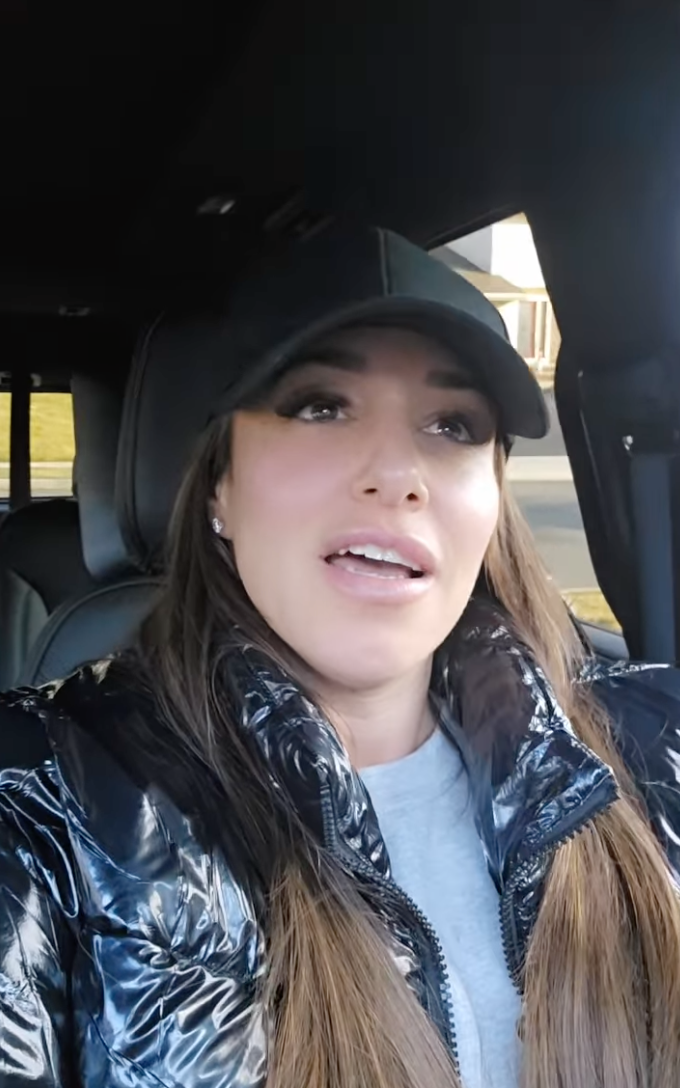 Danielle Cabral took a selfie in an Instagram video