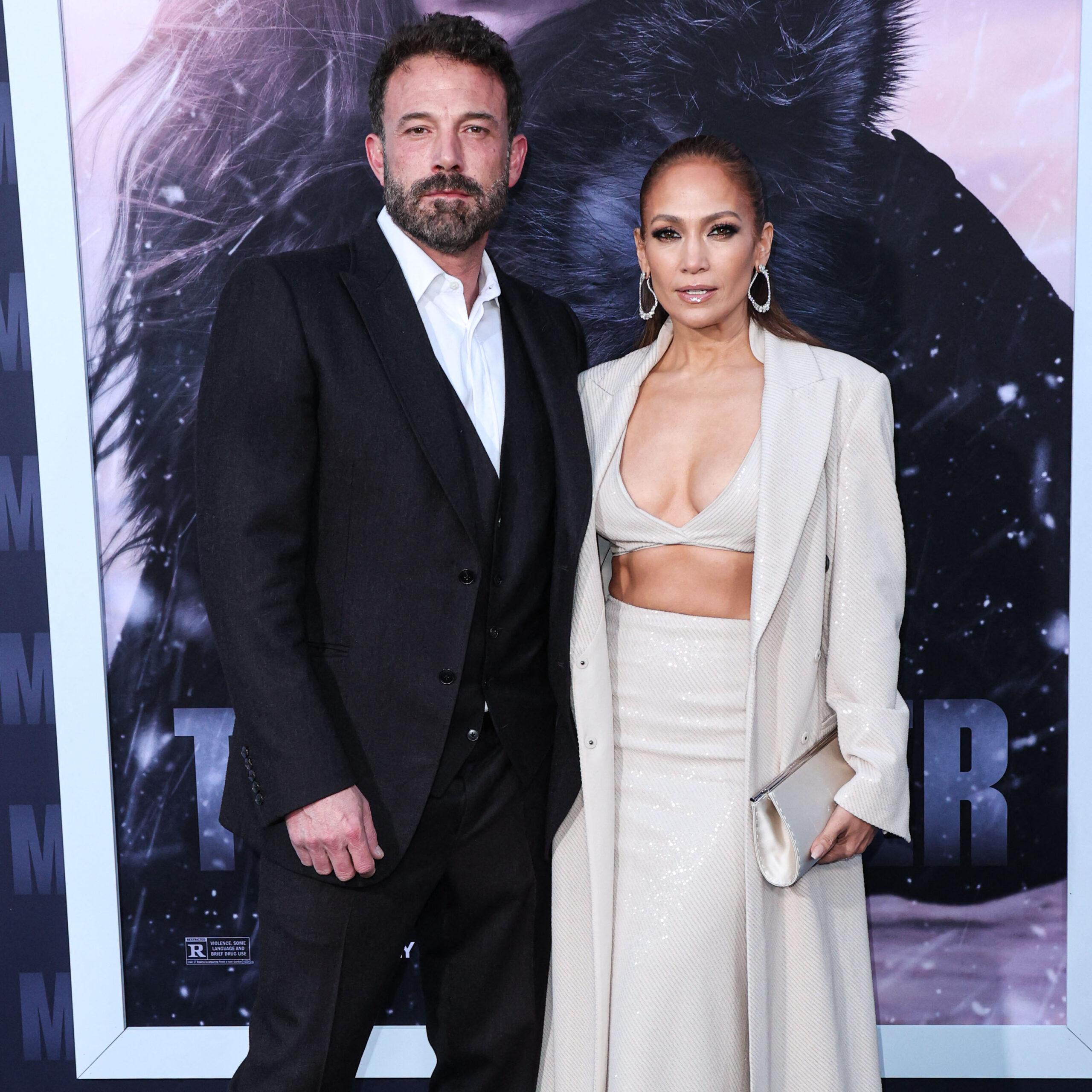 Ben Affleck dan Jennifer Lopez di pemutaran perdana Los Angeles 'The Mother' Netflix