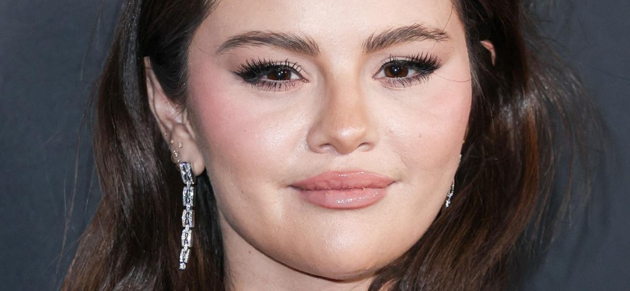 Selena Gomez close up