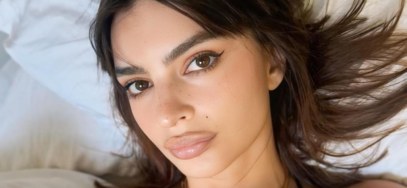 Emily Ratajkowski close up