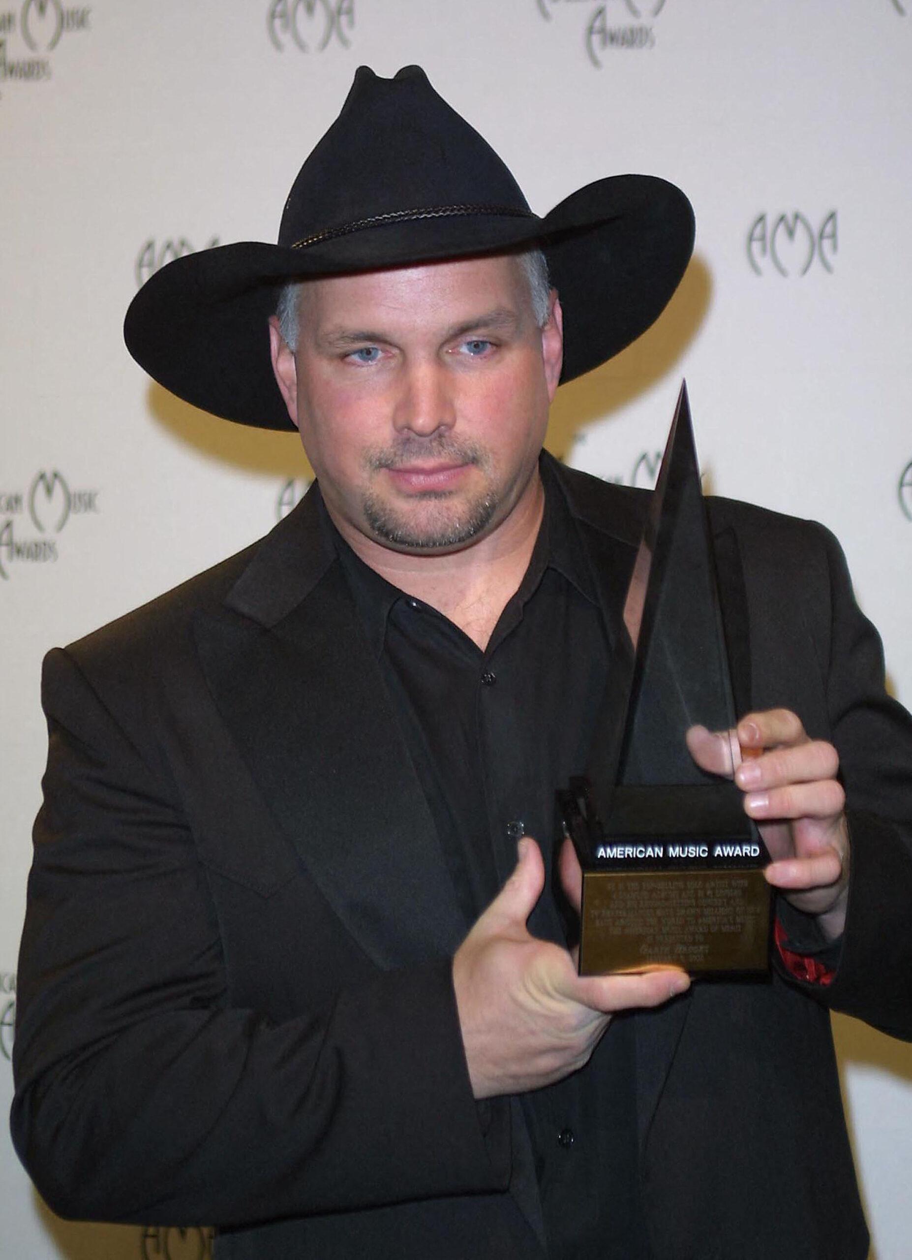 Garth Brooks at 2002 American Music Awards