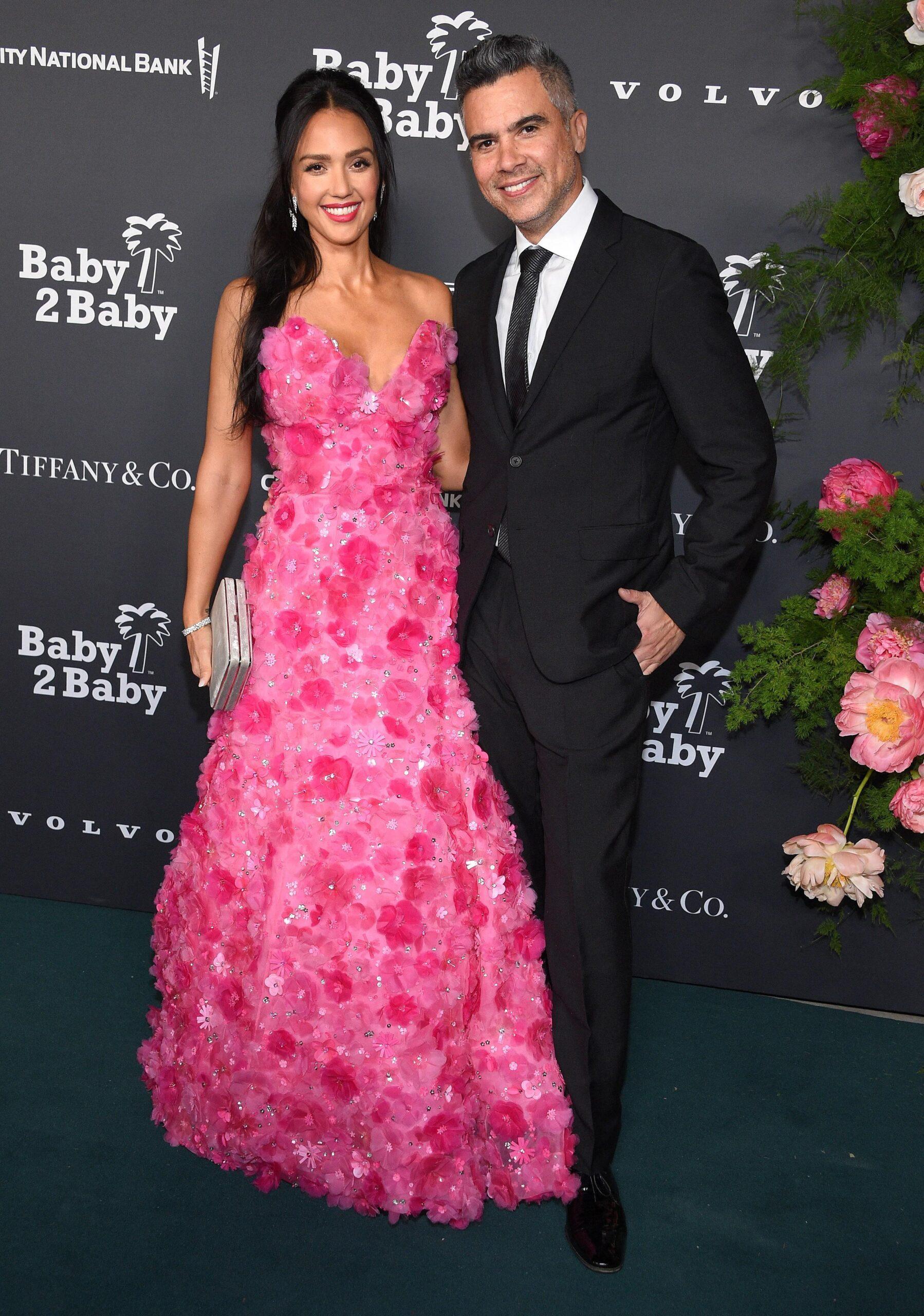 Jessica Alba e Cash Warren na festa de gala Baby 2 Baby de 2022