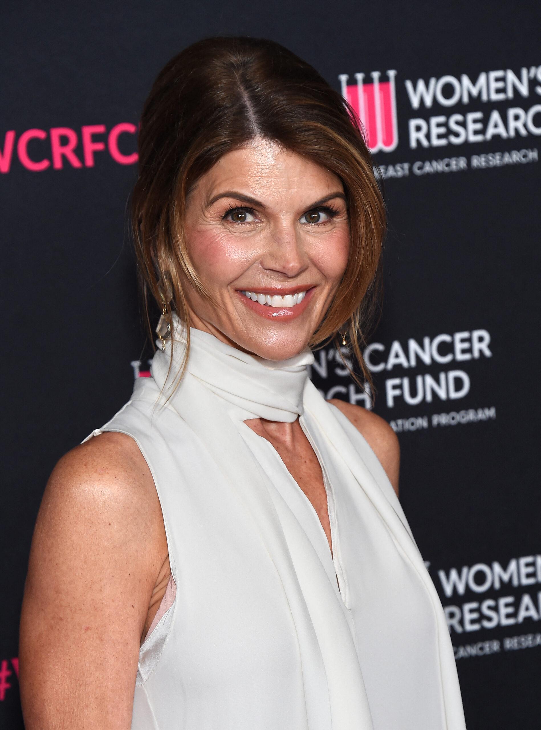 Lori Loughlin attends "An Unforgettable Evening" Benefiting The Women's Cancer Research Fund