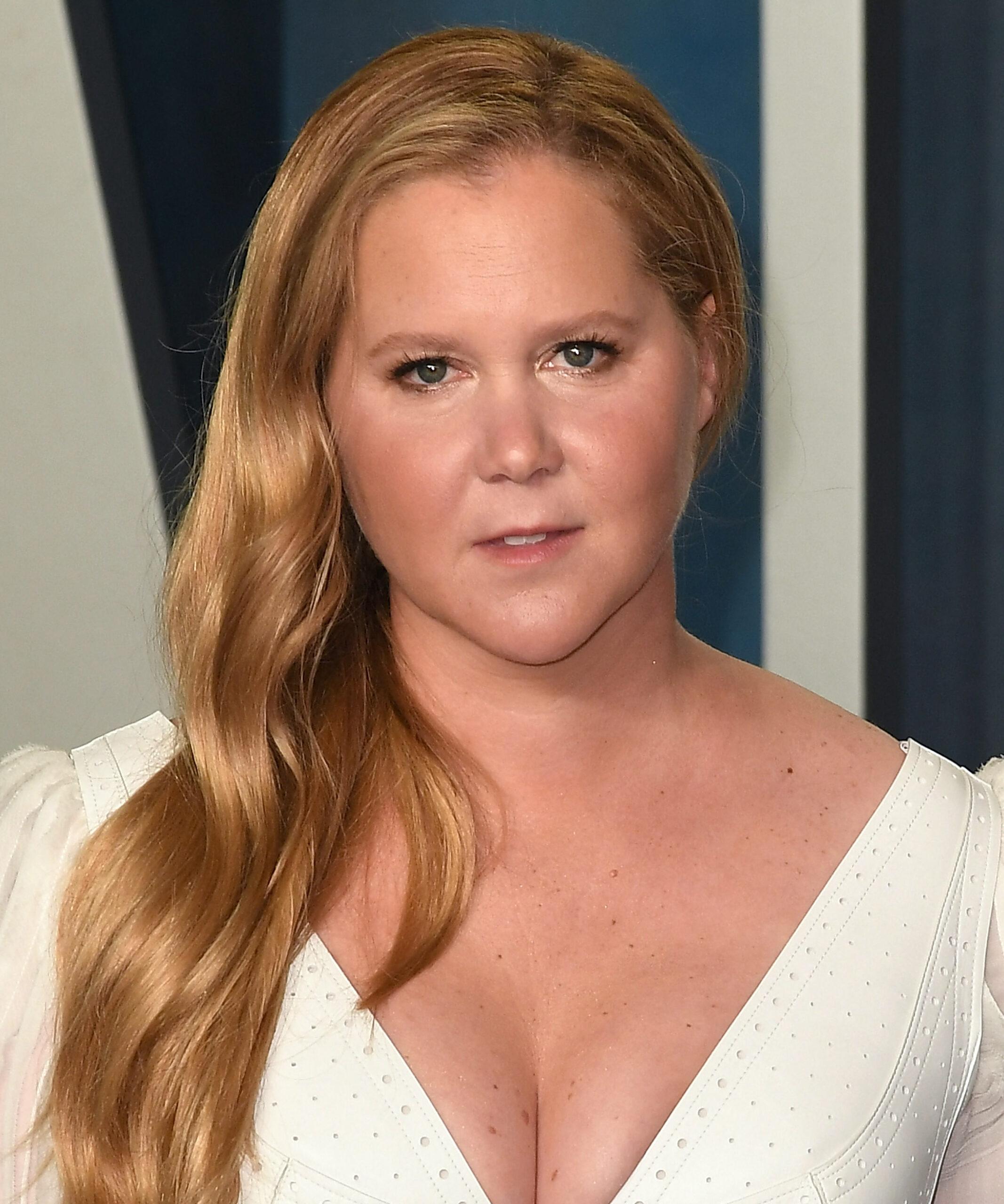 Amy Schumer na festa do Oscar da Vanity Fair de 2022