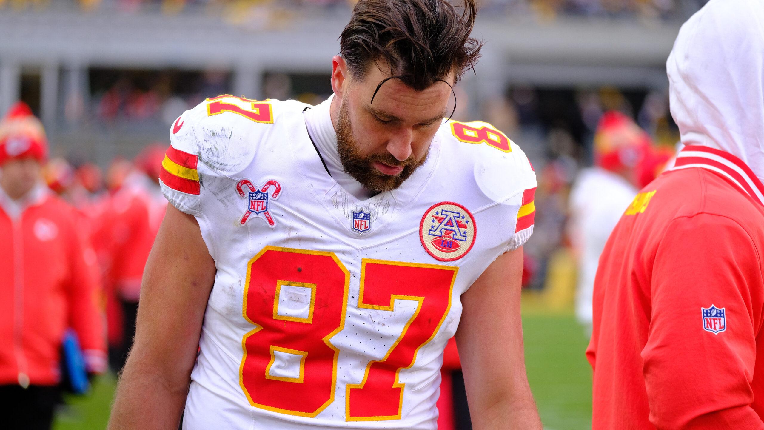 Travis Kelce di lapangan sepak bola