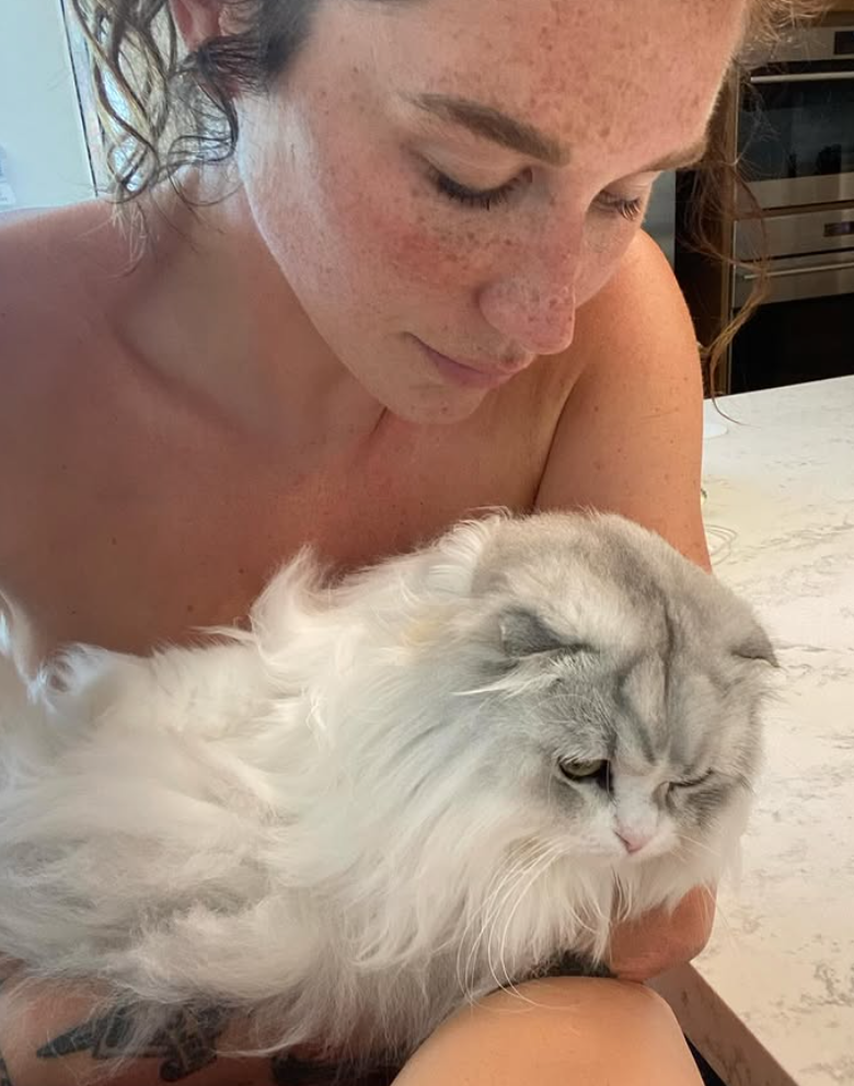 Kesha and her cat