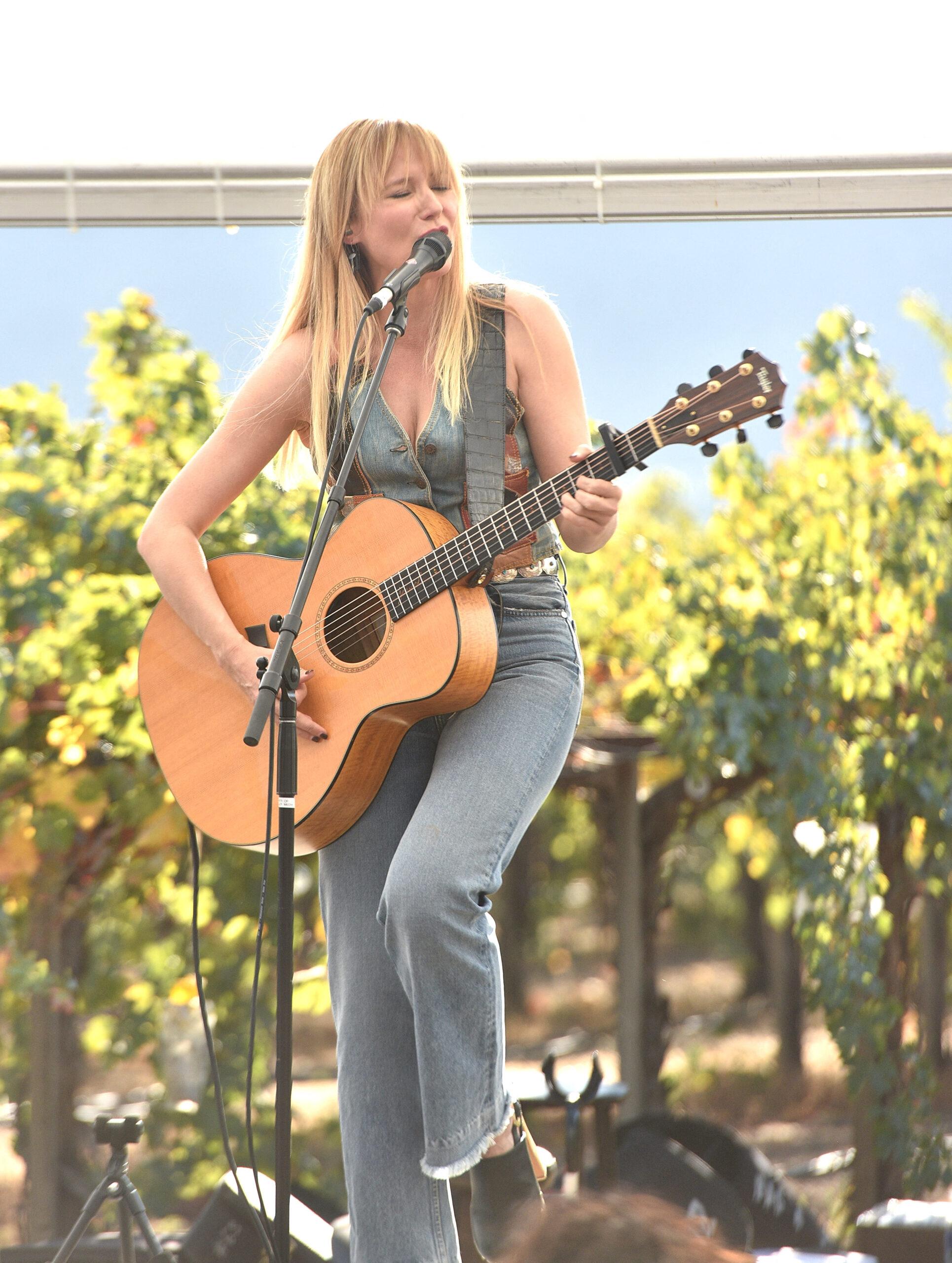 Jewel at 'Live in the Vineyard'