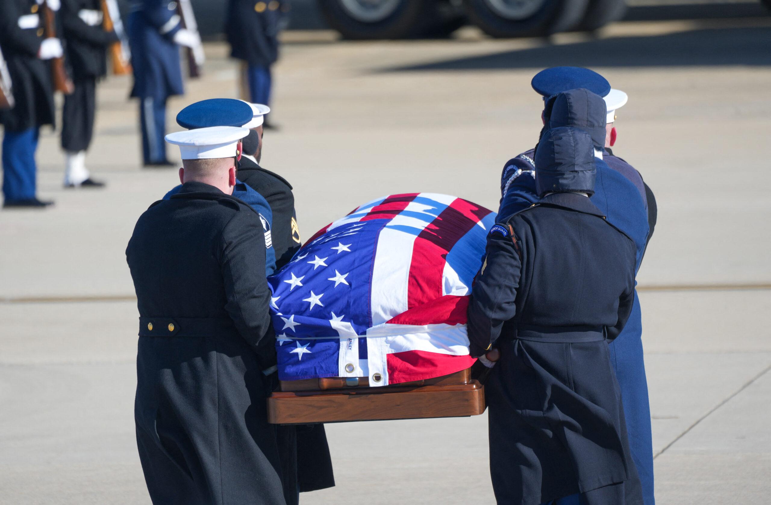     Special Air Mission 39 carrying the casket of former President Jimmy Carter