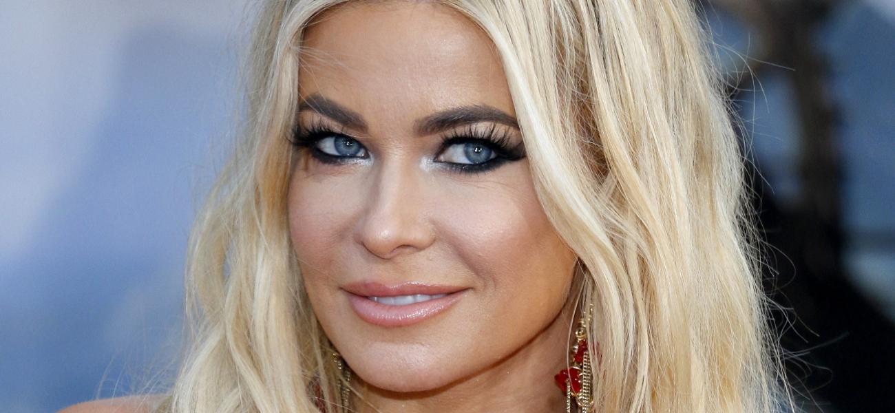 Carmen Electra close up