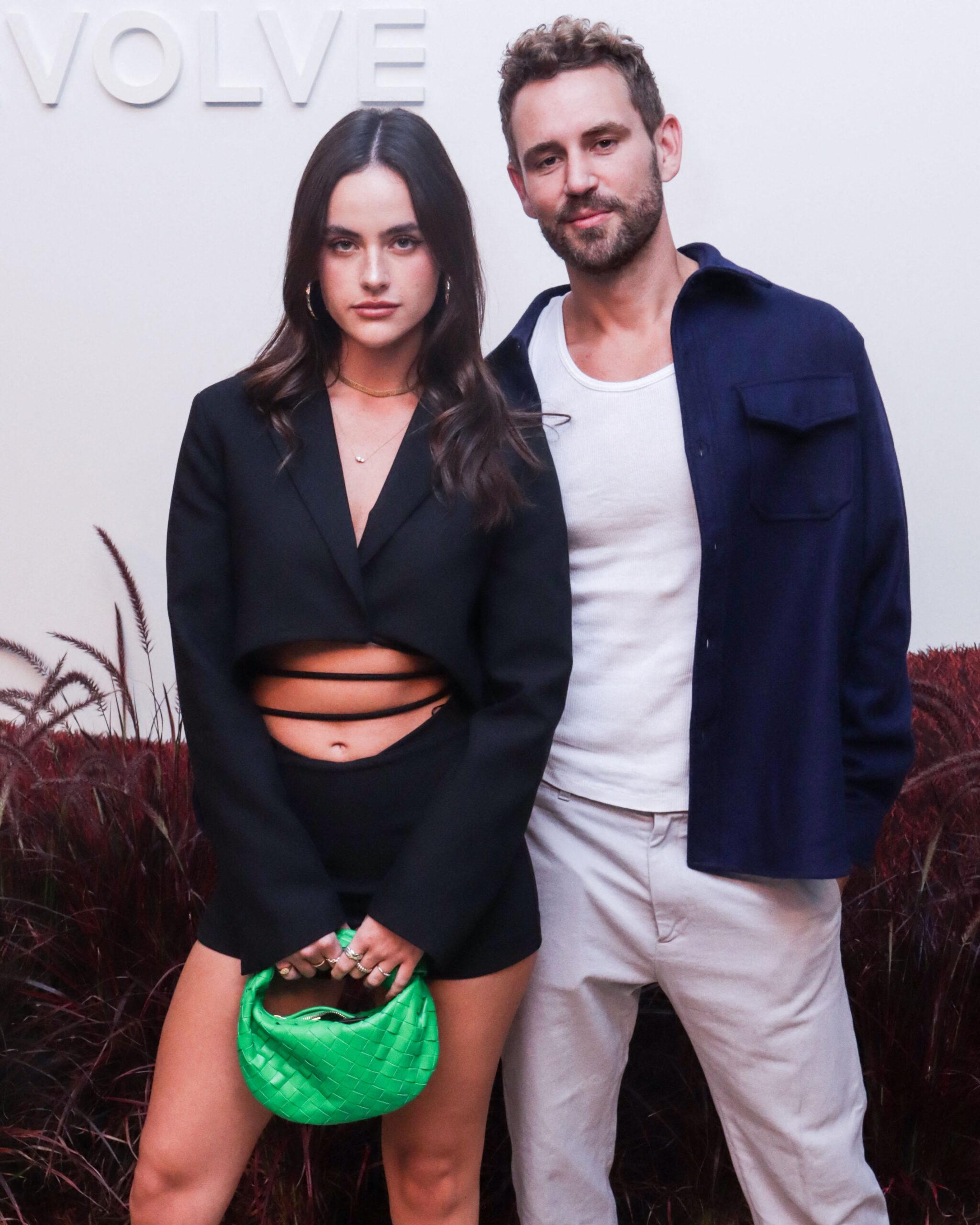 Nick Viall dan Natalie Joy at Revolve Gallery NYFW 2022 Presentasi Acara Pembukaan VIP