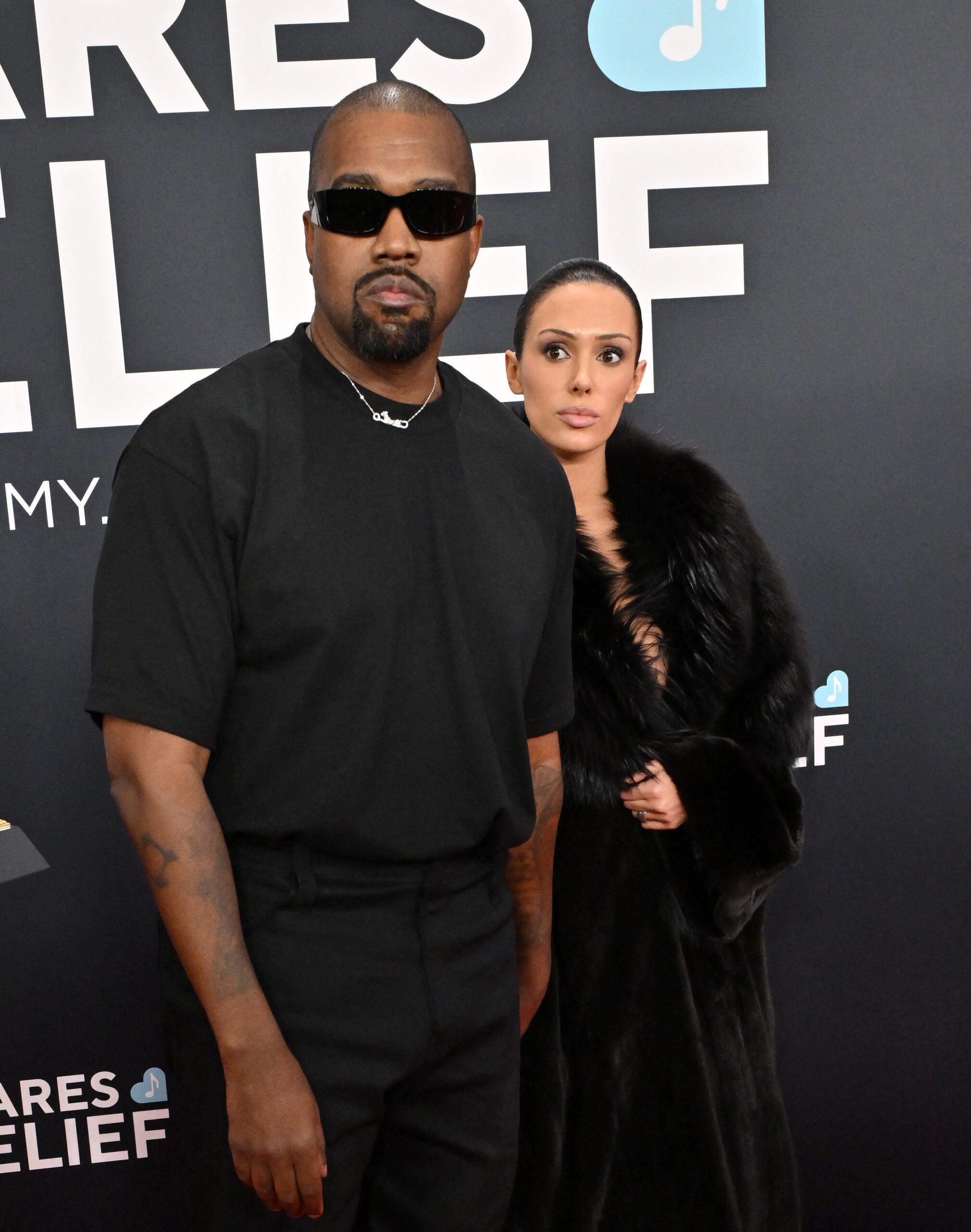 Kanye West dan Bianca Sensori di Grammy Awards Tahunan ke -67 - Kedatangan