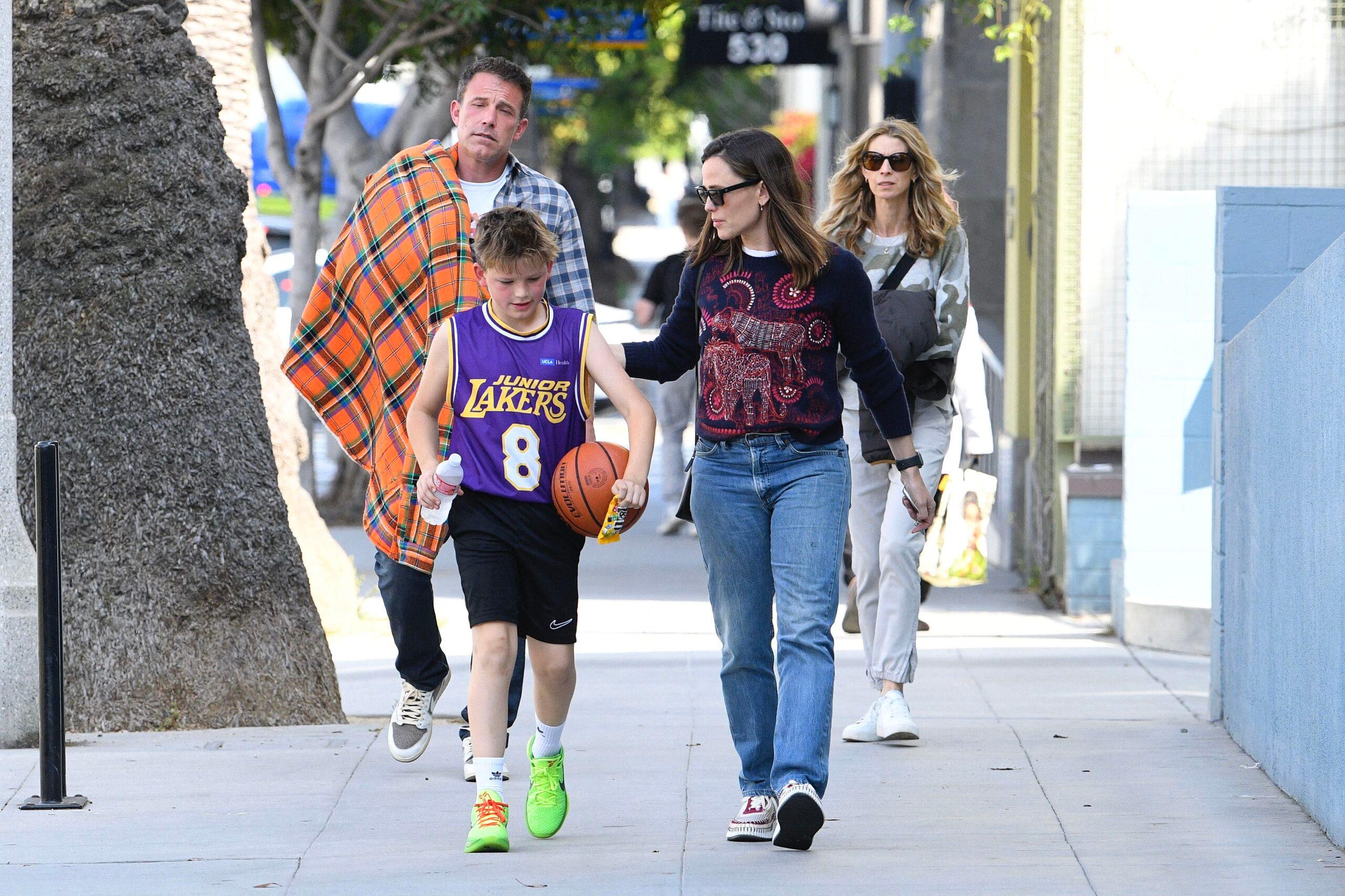 Ben Affleck and Jennifer Garner went to their son basketball.