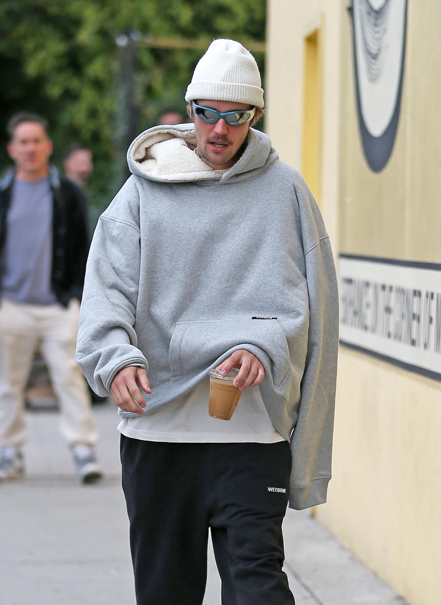 Justin Bieber wears coffee in a weird way