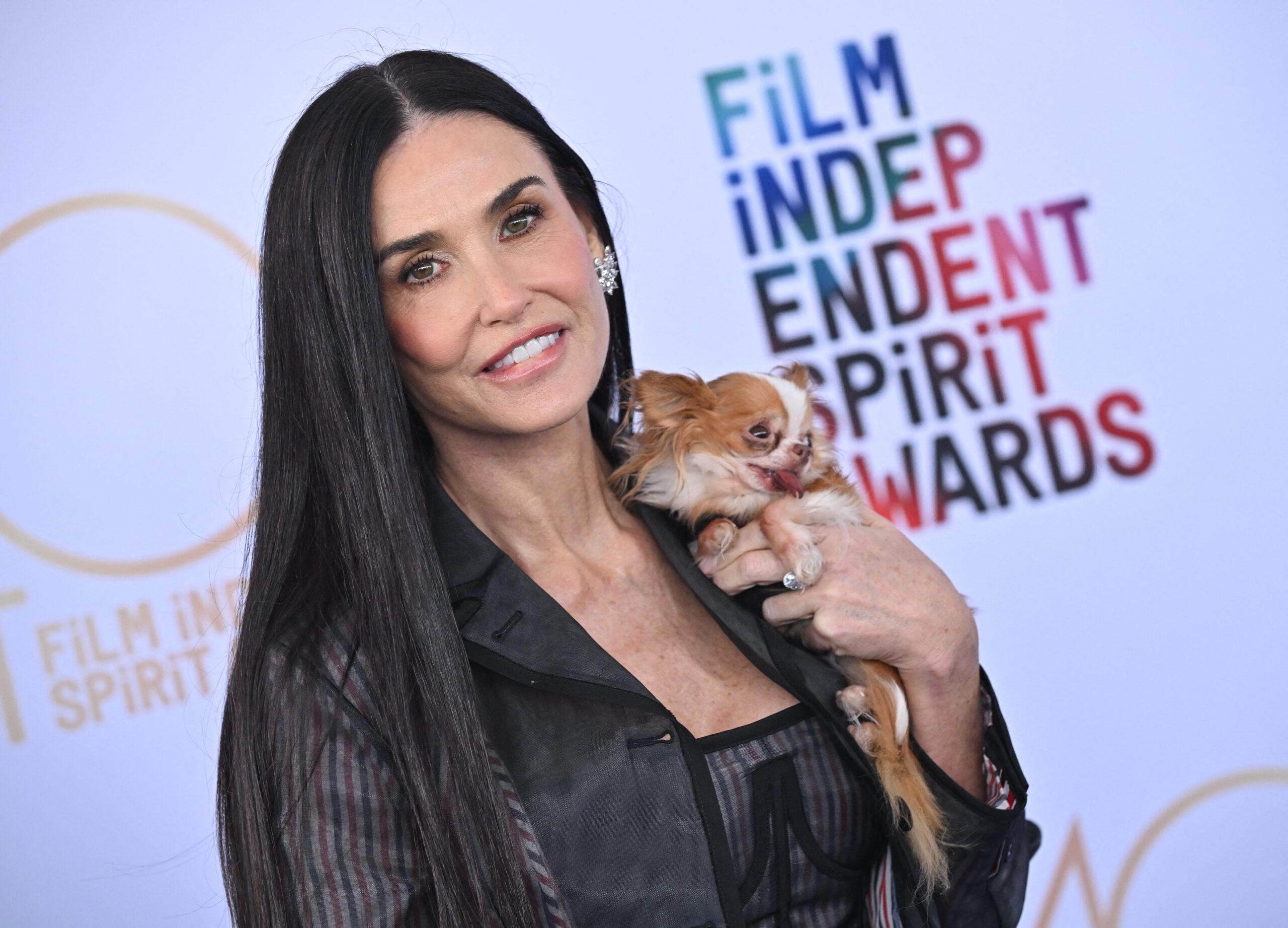 Demi Moore di 40th Film Independent Spirit Awards